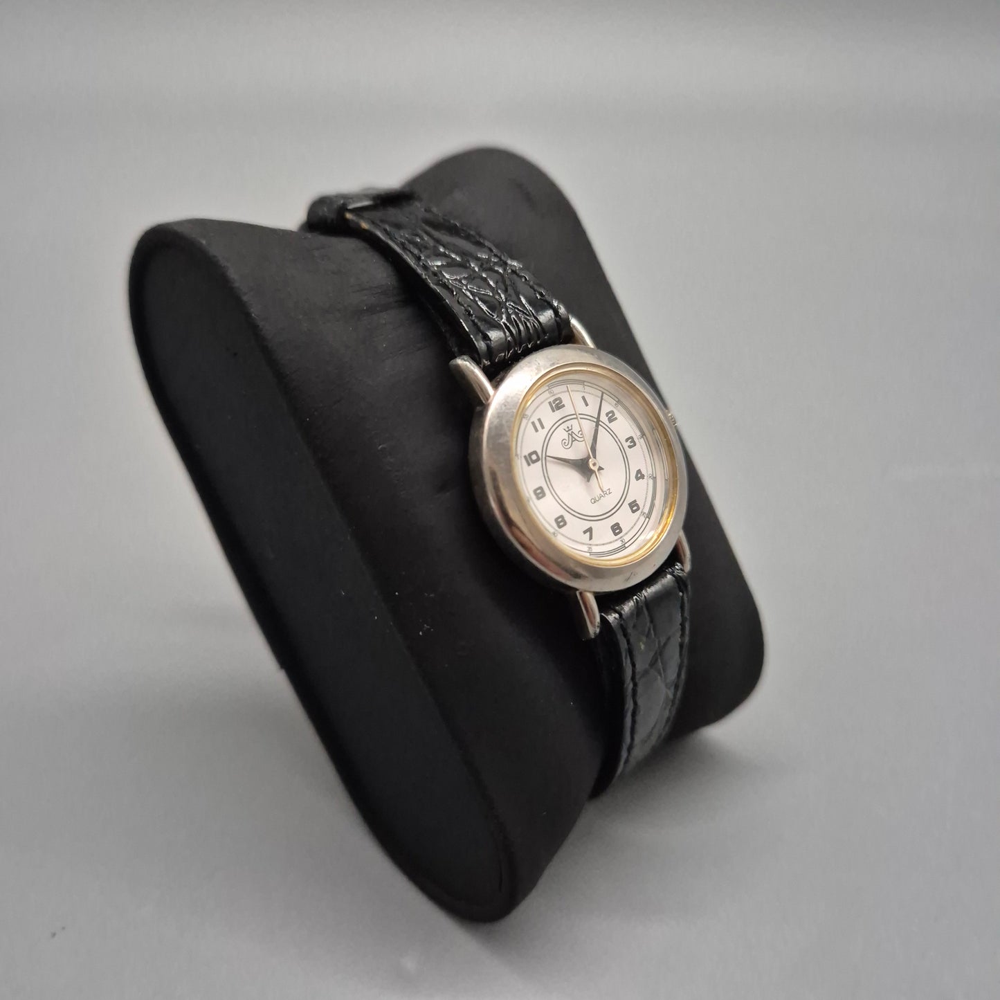 Meister-Anker Damenarmbanduhr Eleganz mit schwarzem Lederband