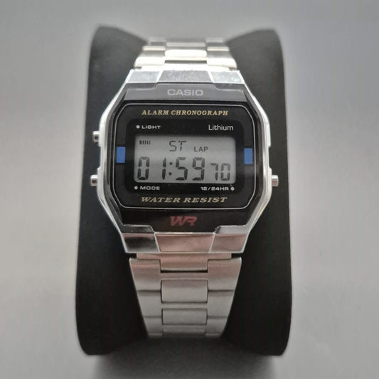 Klassische Casio Digitaluhr – Vielseitiger Begleiter mit Retro-Charme