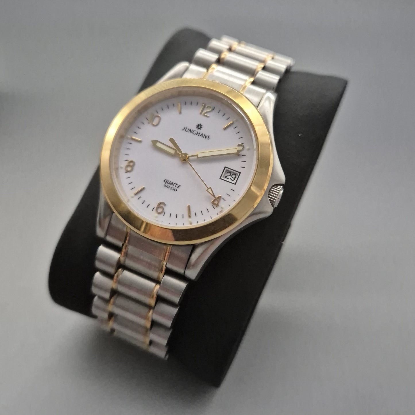 Klassische Junghans Herrenarmbanduhr – Eleganz trifft Funktionalität