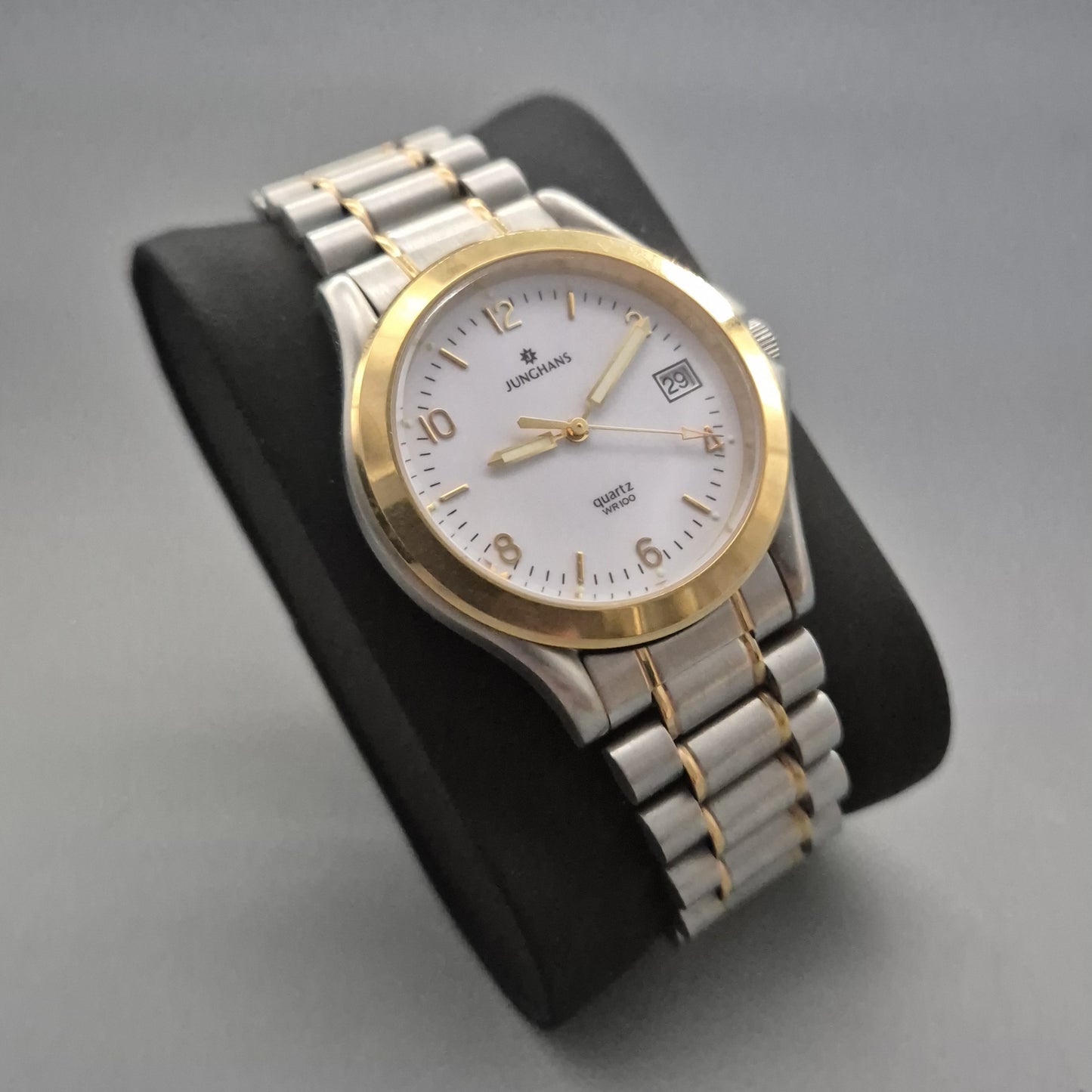 Klassische Junghans Herrenarmbanduhr – Eleganz trifft Funktionalität