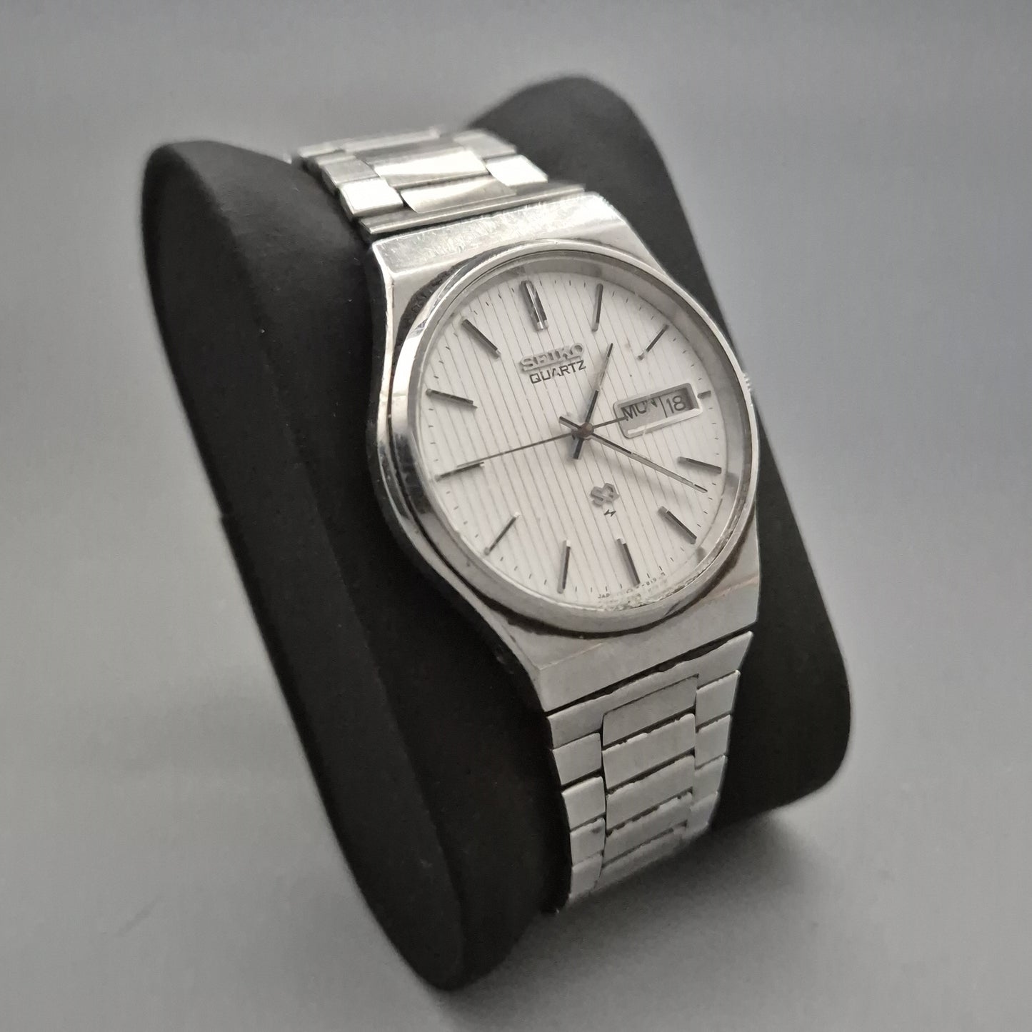 Klassische Seiko Herrenarmbanduhr – Eleganz und Präzision vereint