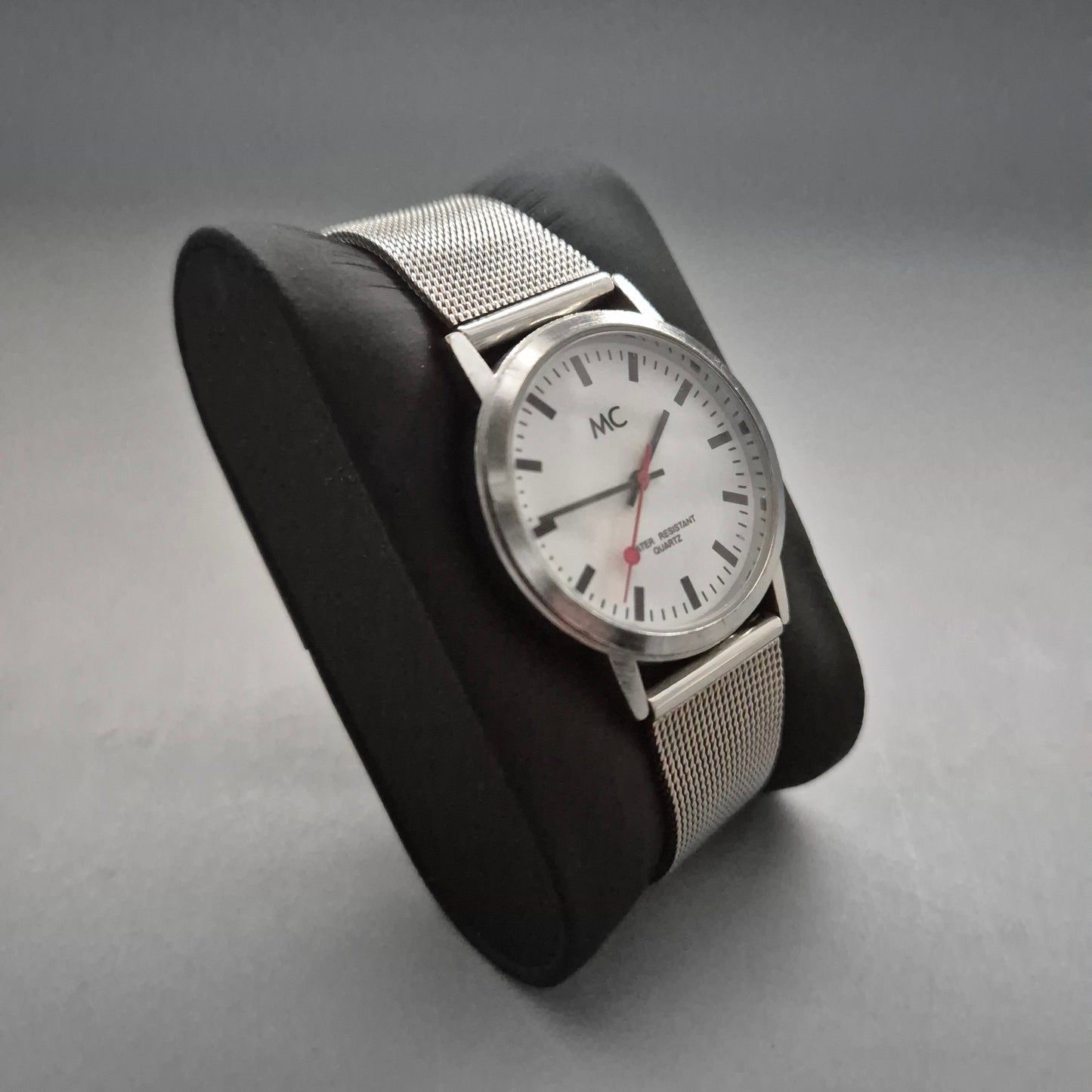 Elegante MC Herrenuhr – Minimalistisches Design mit Edelstahlarmband