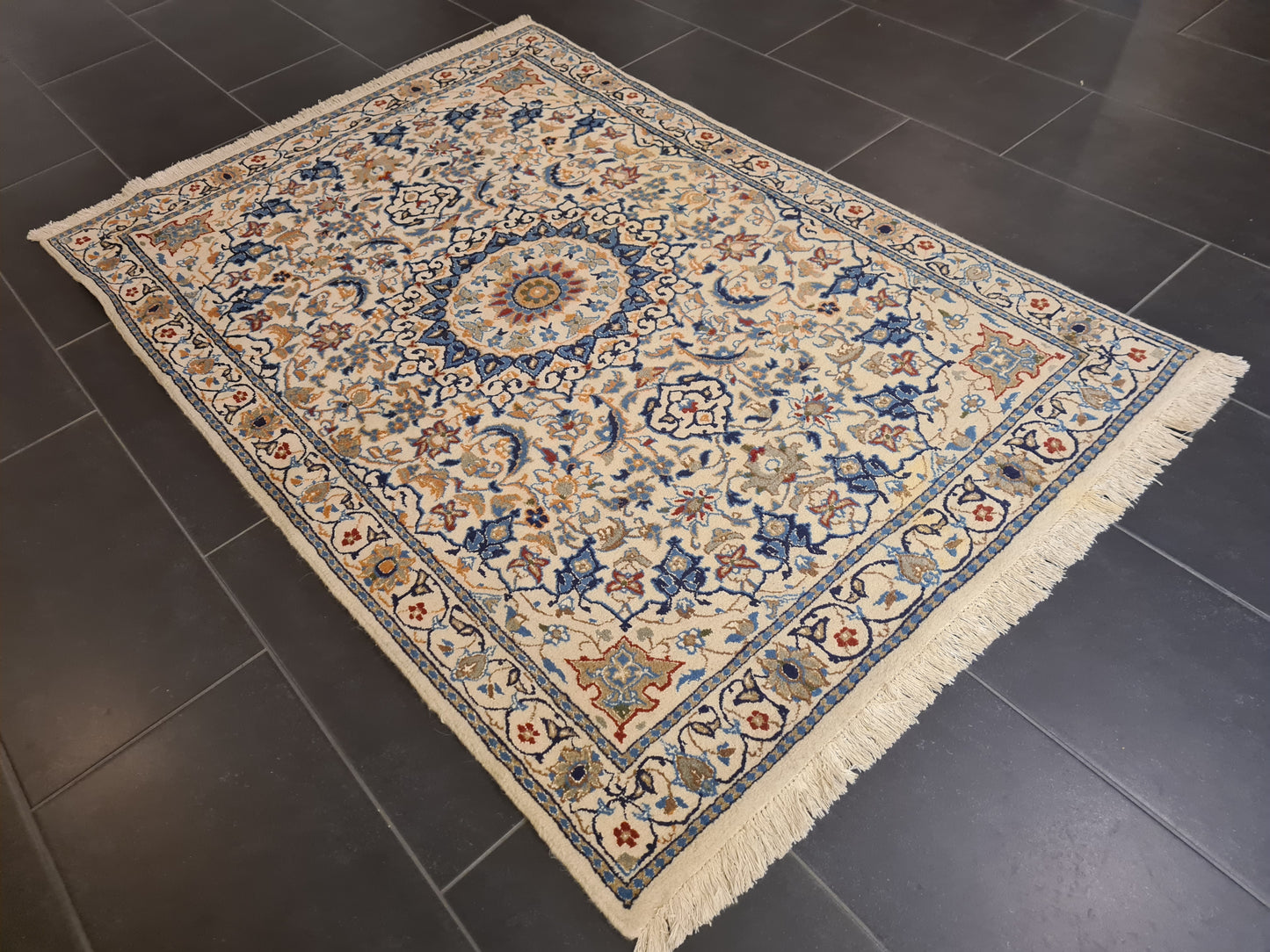 Perserteppich Orientteppich Handgeknüpfter Teppich Nain mit Seide 150x94cm