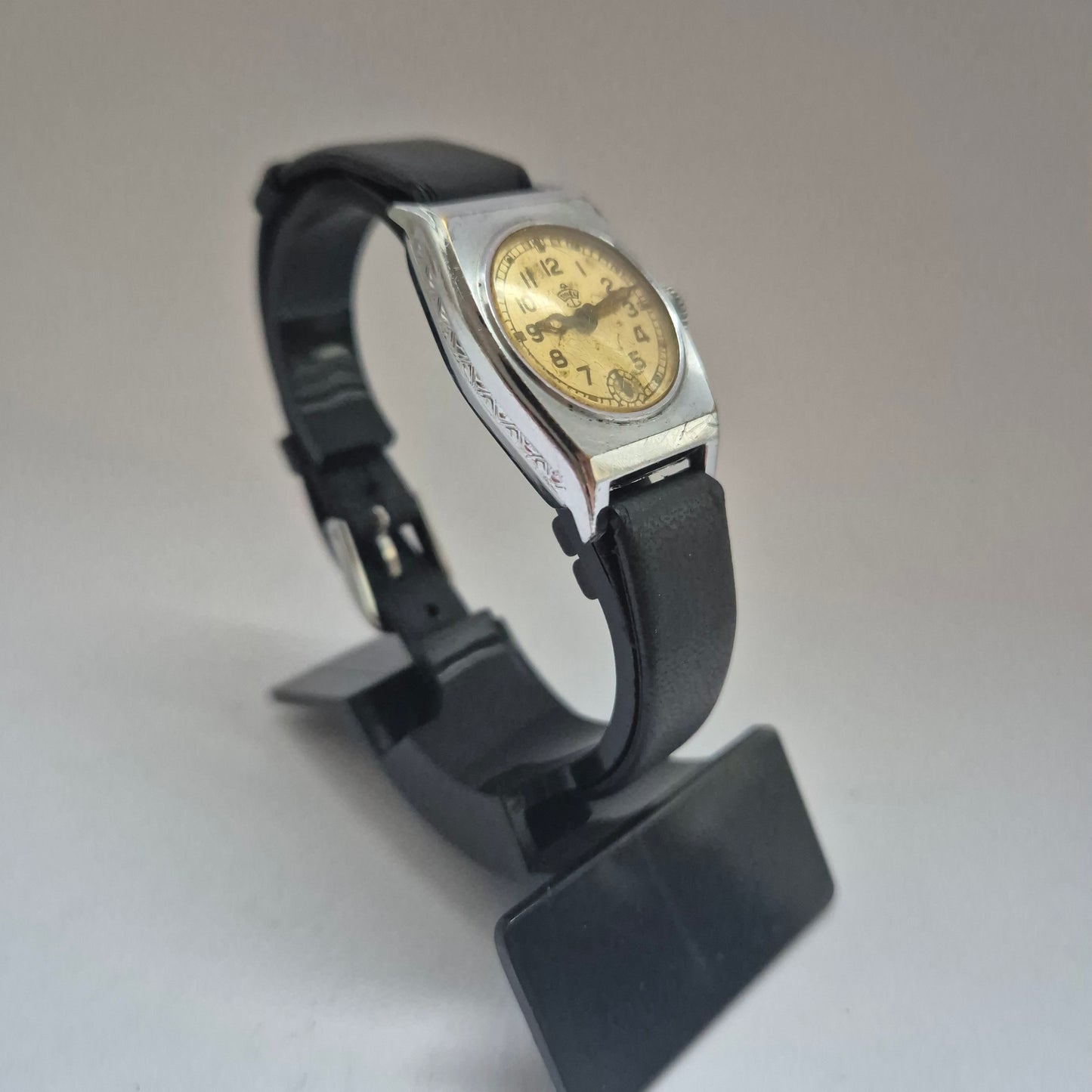 Vintage Unic Damenarmbanduhr – Klassisches Design mit Automatikwerk