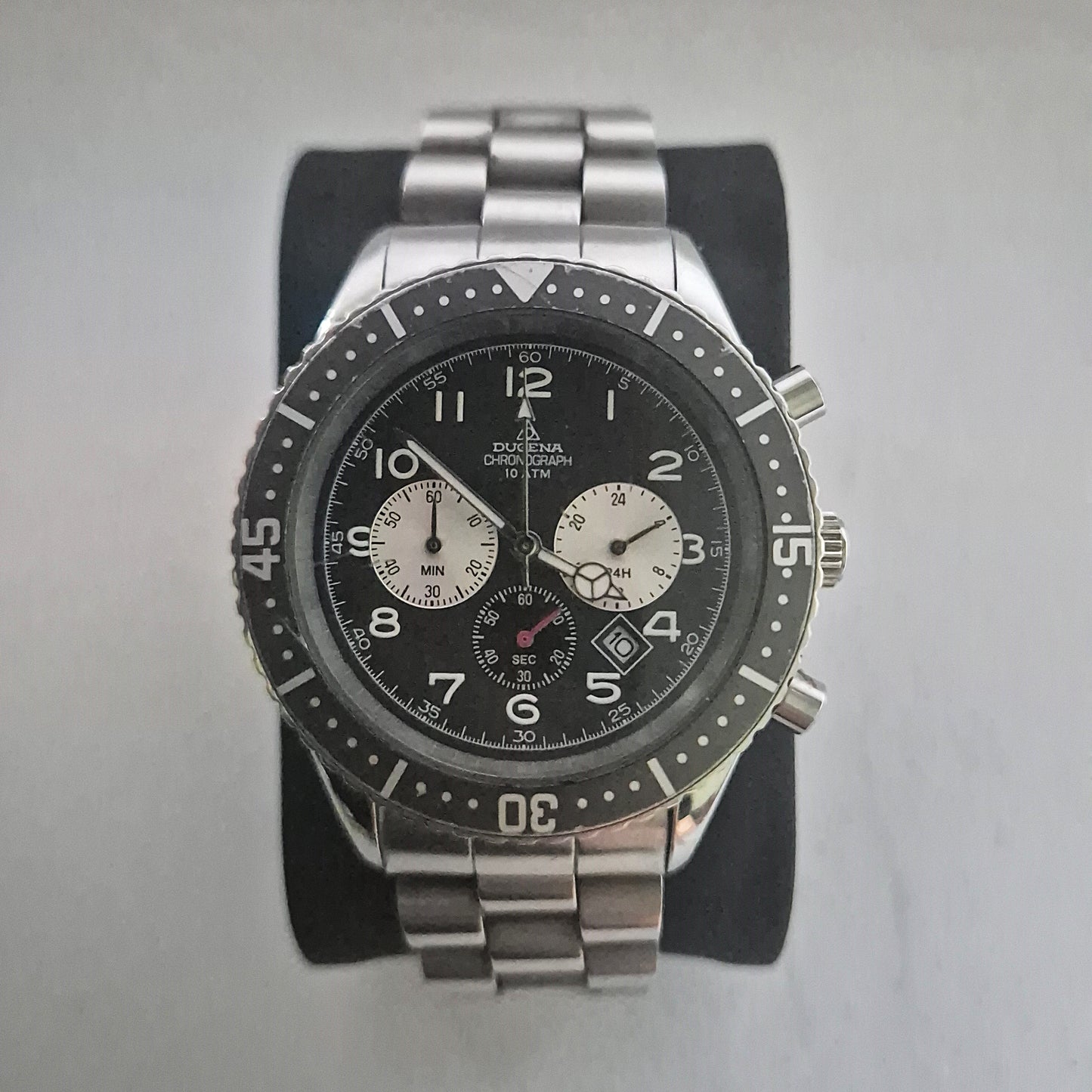 Sportlicher Dugena Chronograph – Präzision und Stil für Abenteuerlustige