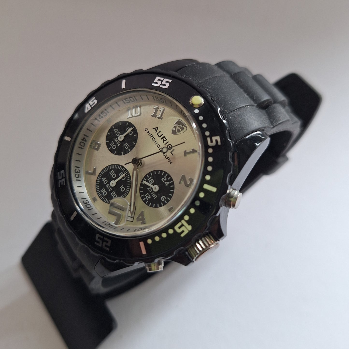 Robuster Auriol Chronograph – Sportlich und Funktional