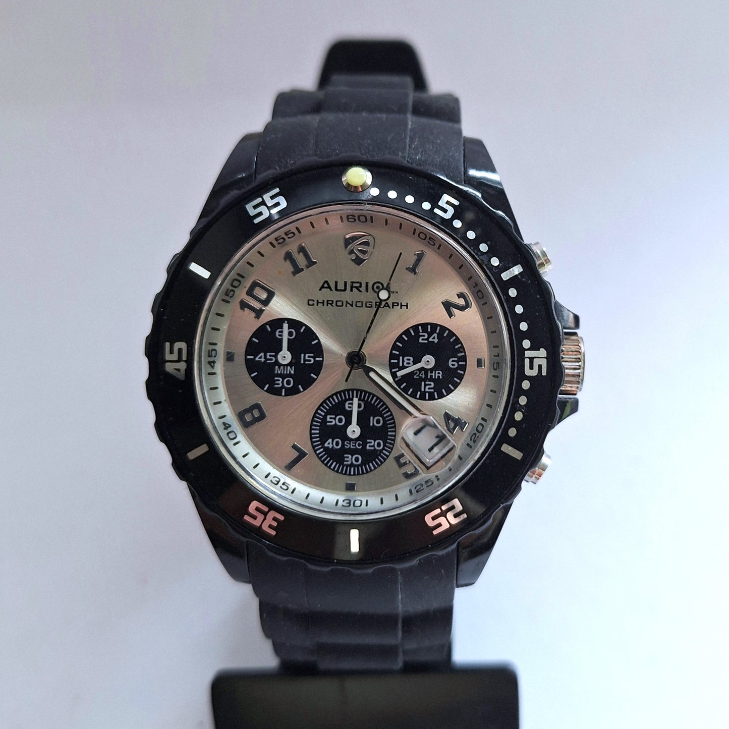 Robuster Auriol Chronograph – Sportlich und Funktional