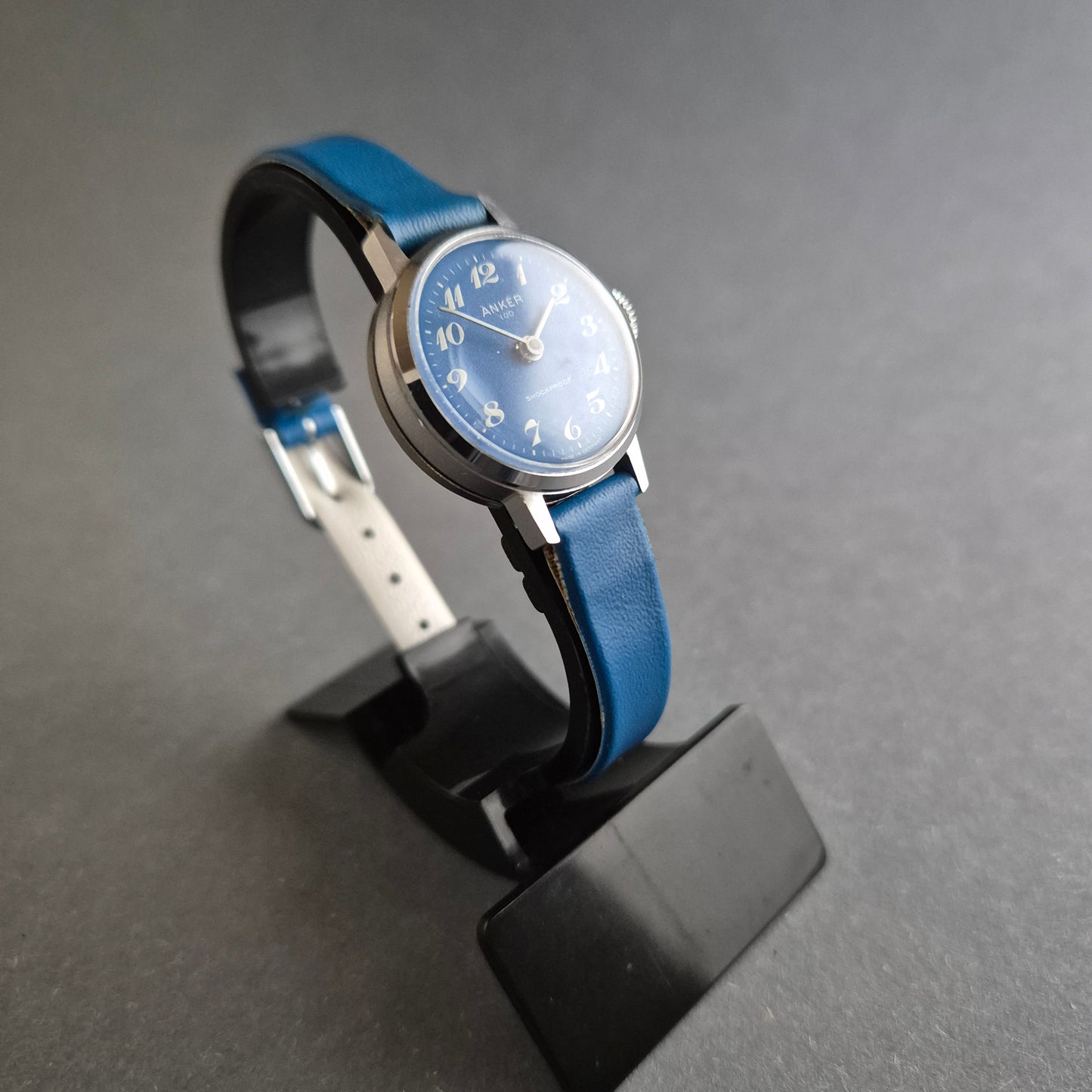 Elegante Anker Damenarmbanduhr – Zeitlose Schönheit in Blau