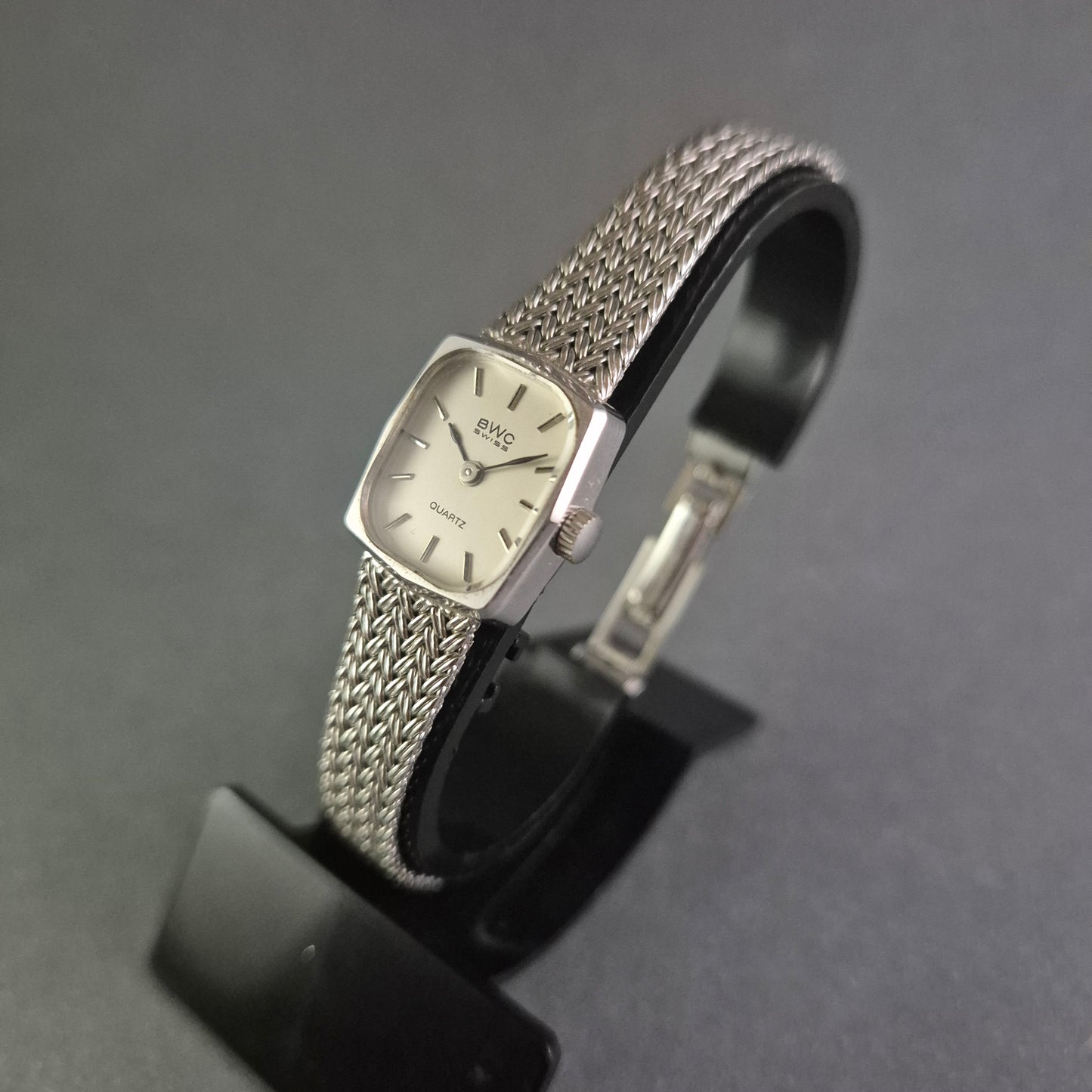 Elegante BWC Damenarmbanduhr – Schweizer Qualität mit feinem Edelstahlarmband