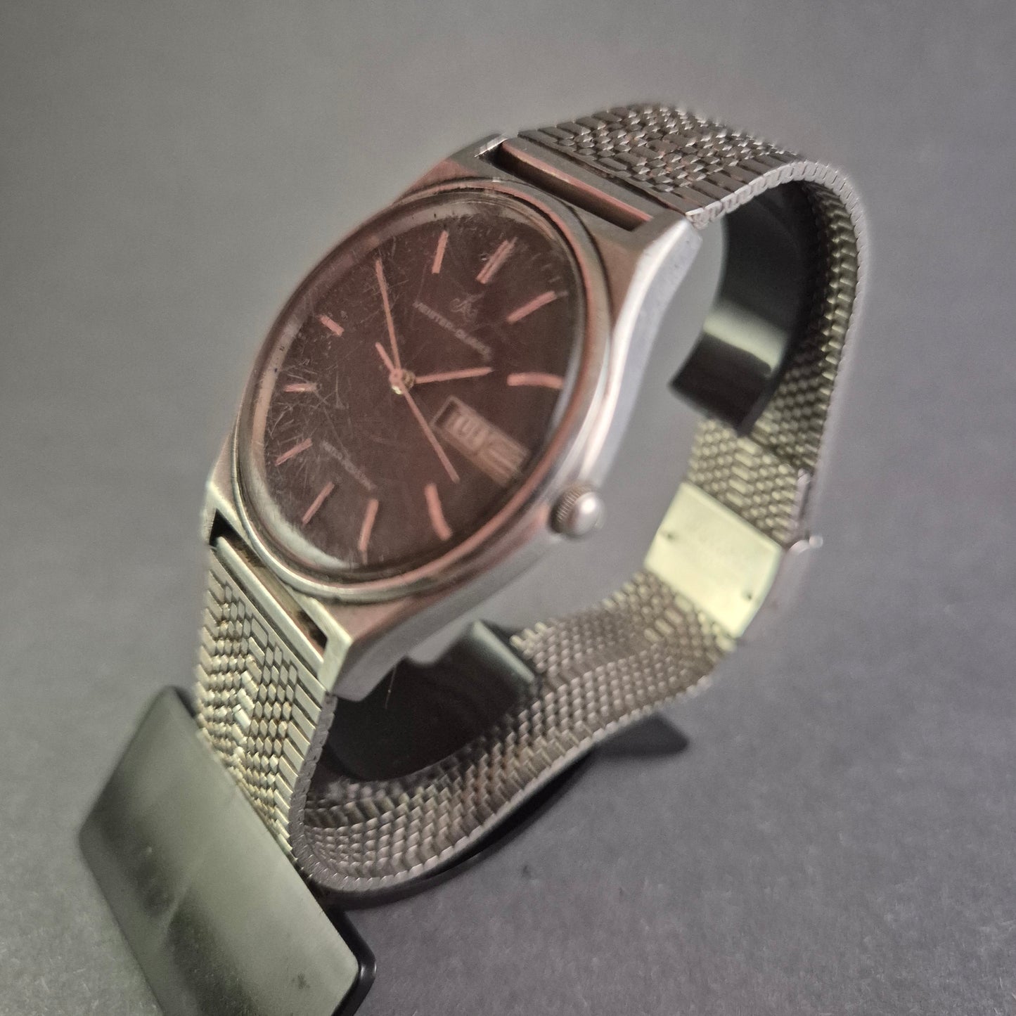 Klassische Meister-Quartz Herrenarmbanduhr – Vintage-Charme in Edelstahl