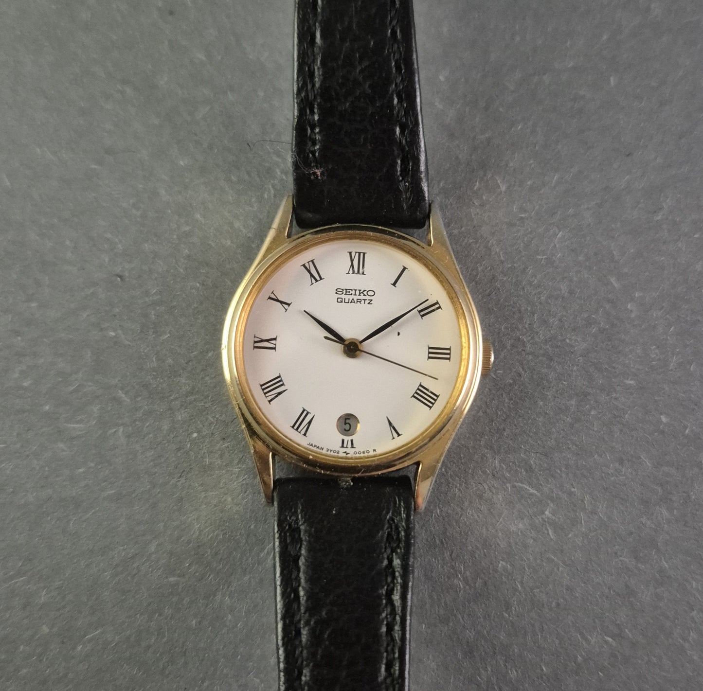 Klassische Seiko Damenarmbanduhr – Eleganz und Präzision