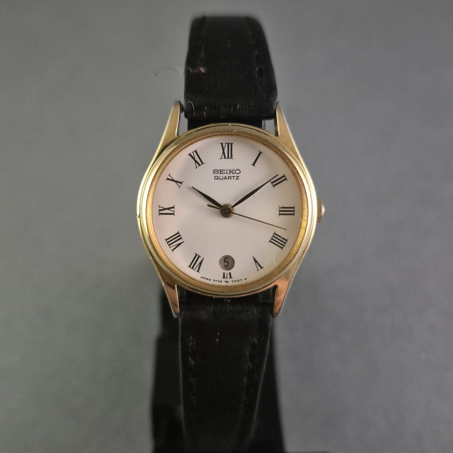 Klassische Seiko Damenarmbanduhr – Eleganz und Präzision