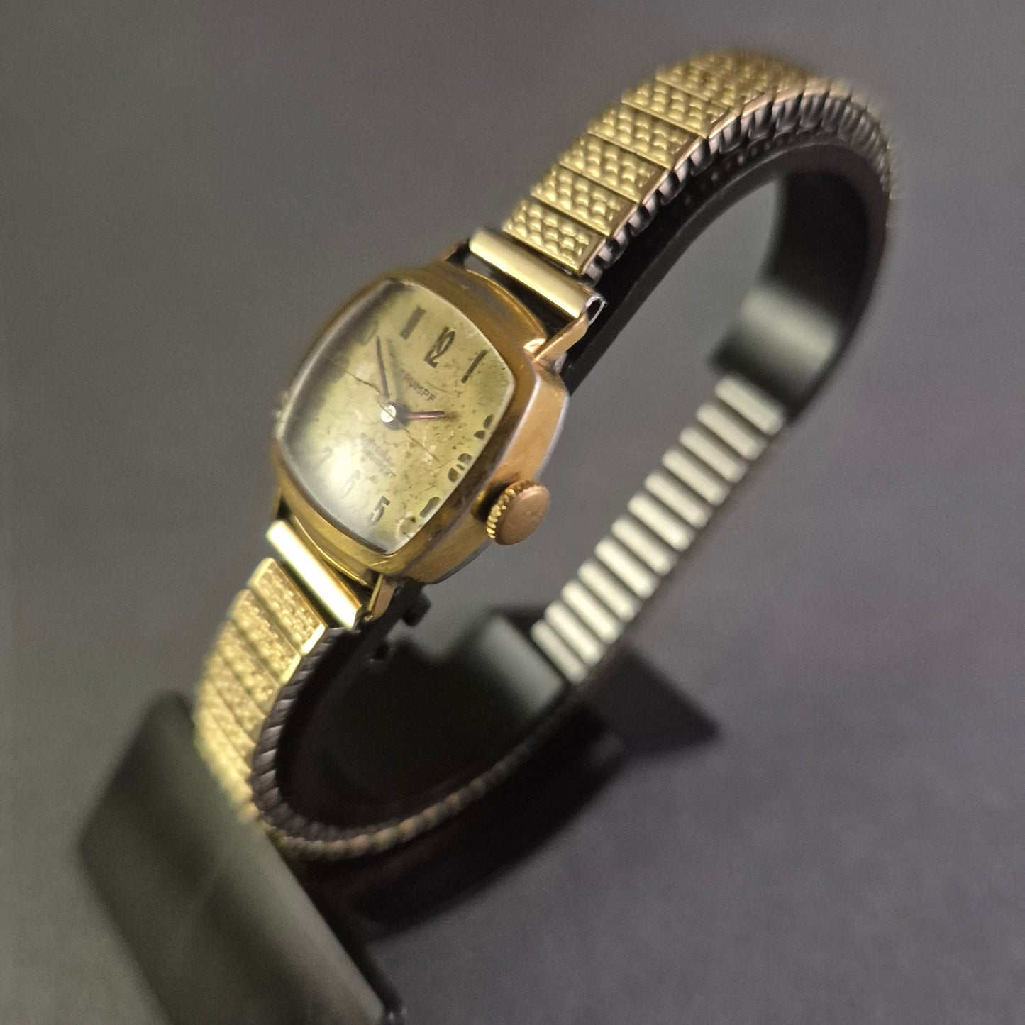 Vintage Trumpf Damenarmbanduhr – Klassisches Design mit Retro-Charme