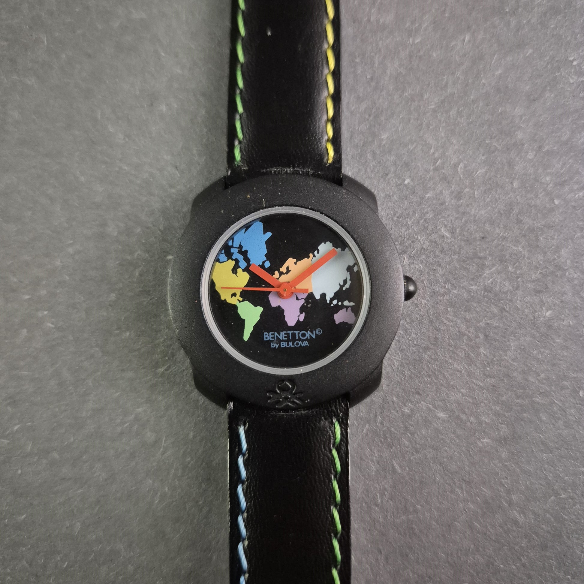 Einzigartige Benetton by Bulova Armbanduhr – Farbenfroher