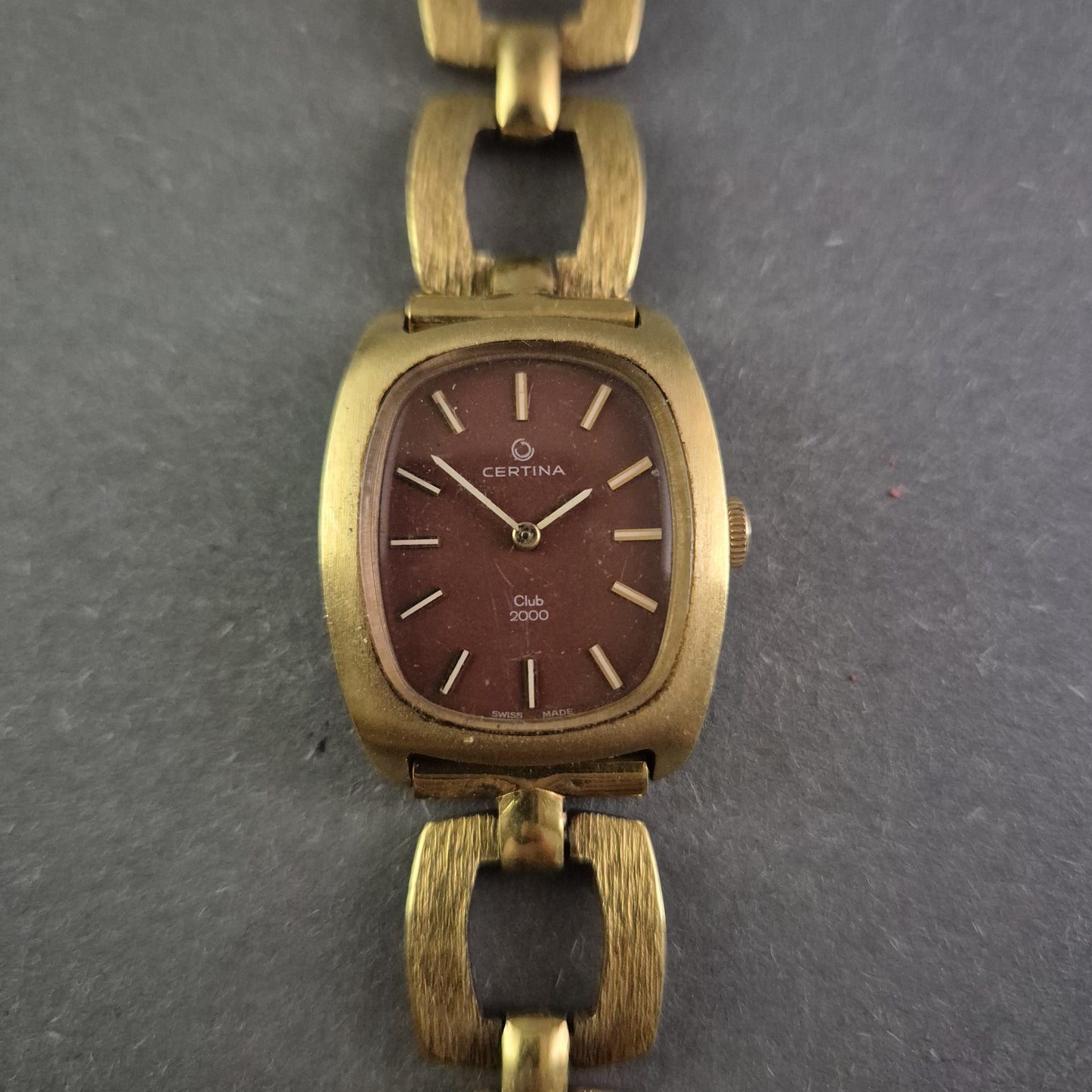 Exquisite Certina Damenarmbanduhr – Club 2000 mit Goldplattierung