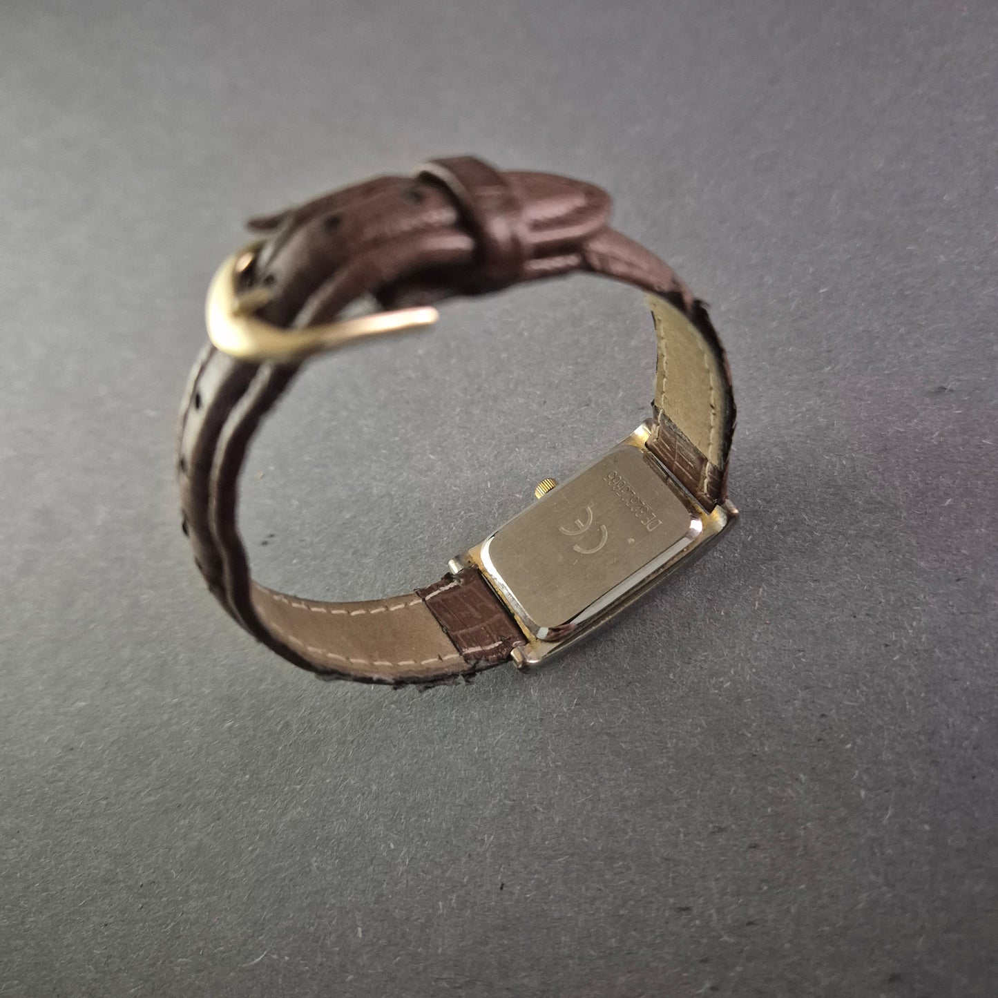 Elegante Vintage-Herrenarmbanduhr – Schlichtes Design mit rechteckigem Gehäuse