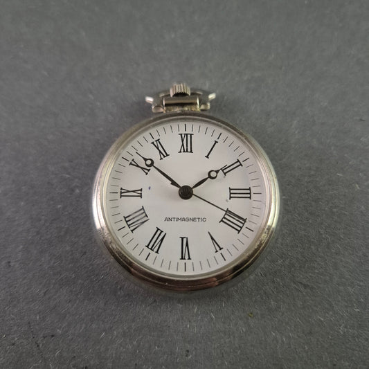 Antimagnetische Taschenuhr – Klassische Eleganz in Silber