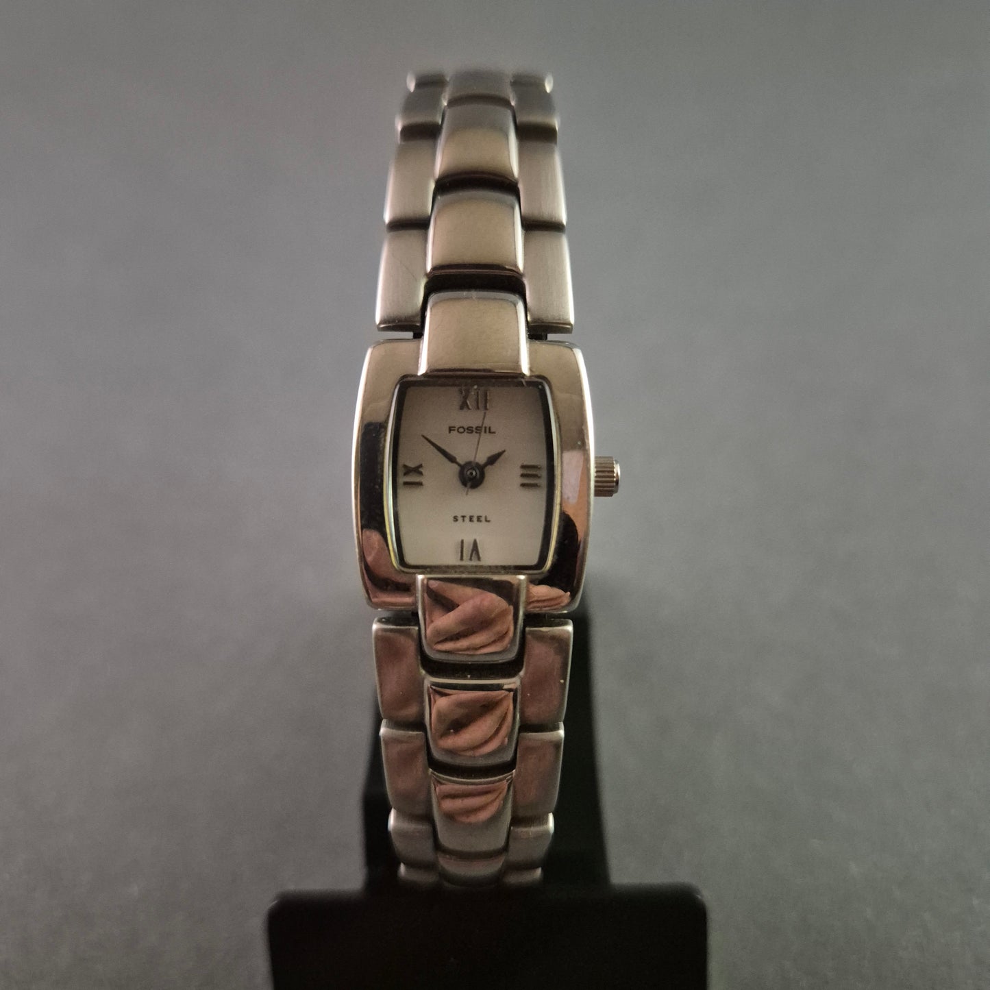 Elegante Fossil Damenarmbanduhr – Edelstahl mit zeitlosem Design