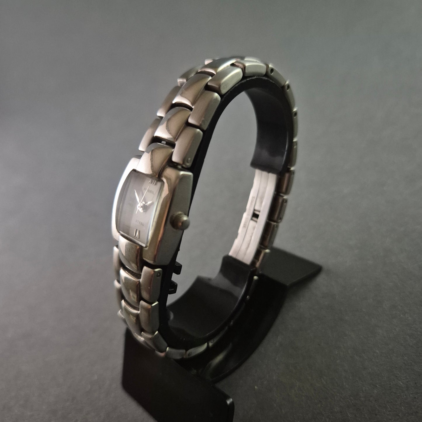 Elegante Fossil Damenarmbanduhr – Edelstahl mit zeitlosem Design