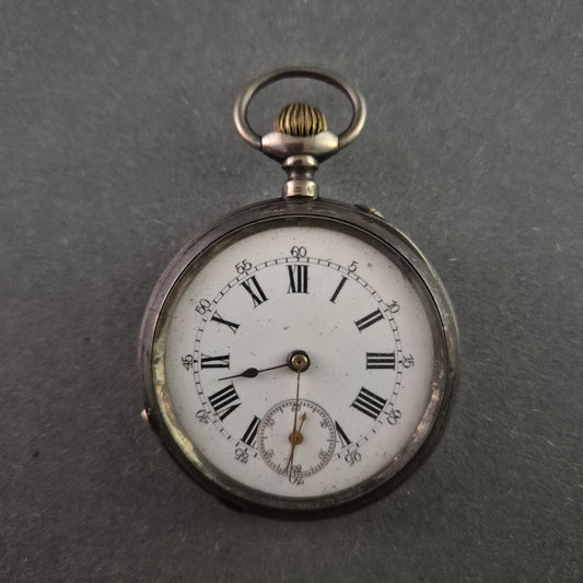 Elegante Vintage-Taschenuhr "Hecker" – Zeitlose Handwerkskunst