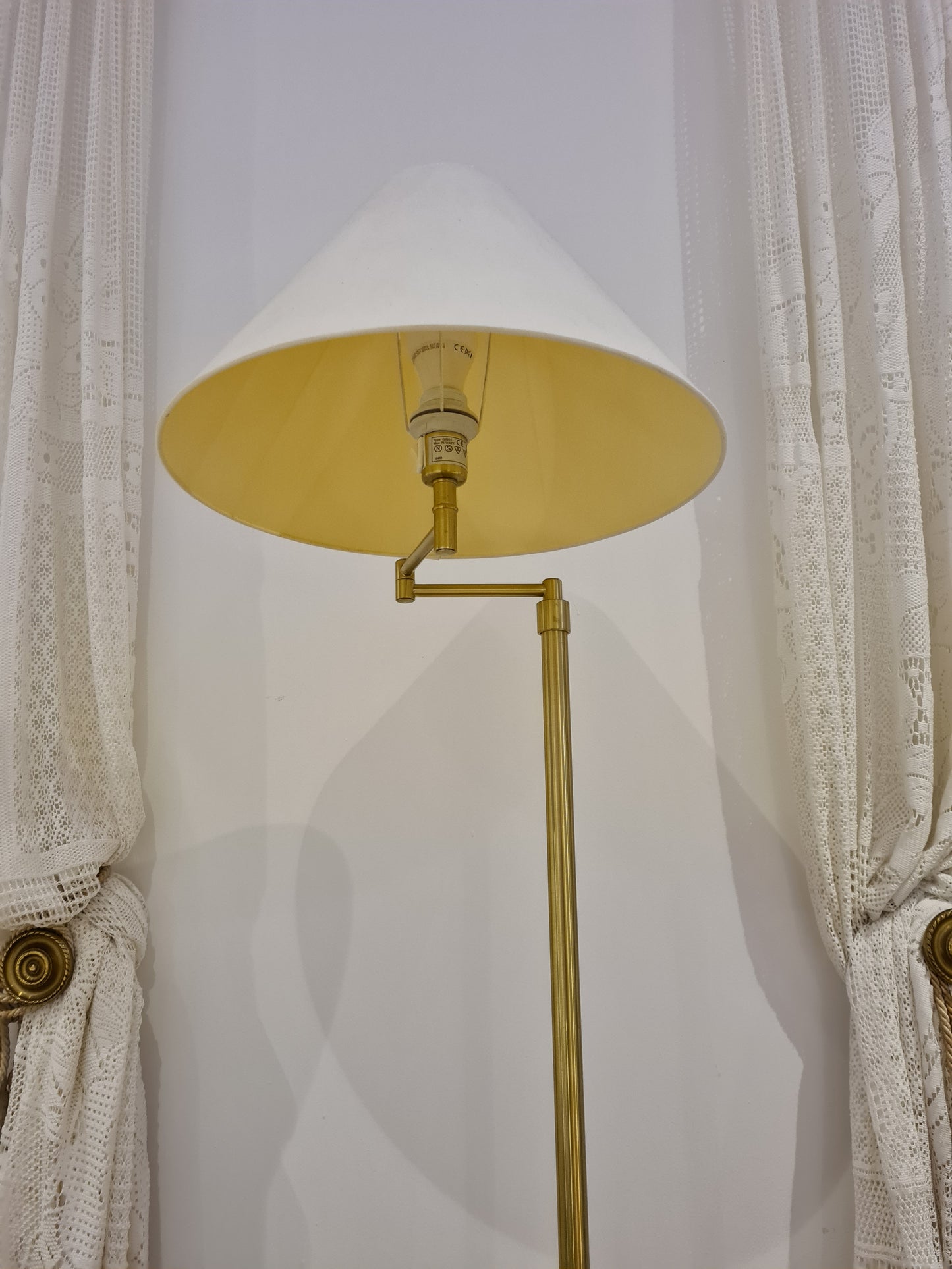 Elegante Art-Déco-Stehlampe – Gelenklampe mit Schirm Messing