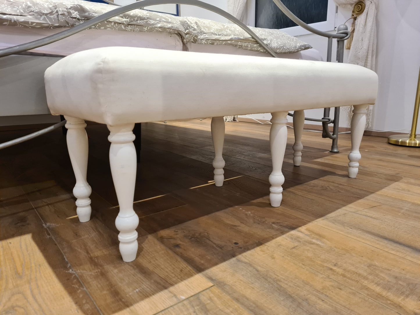 Moderne Sitzbank aus Holz Betthocker Weiss