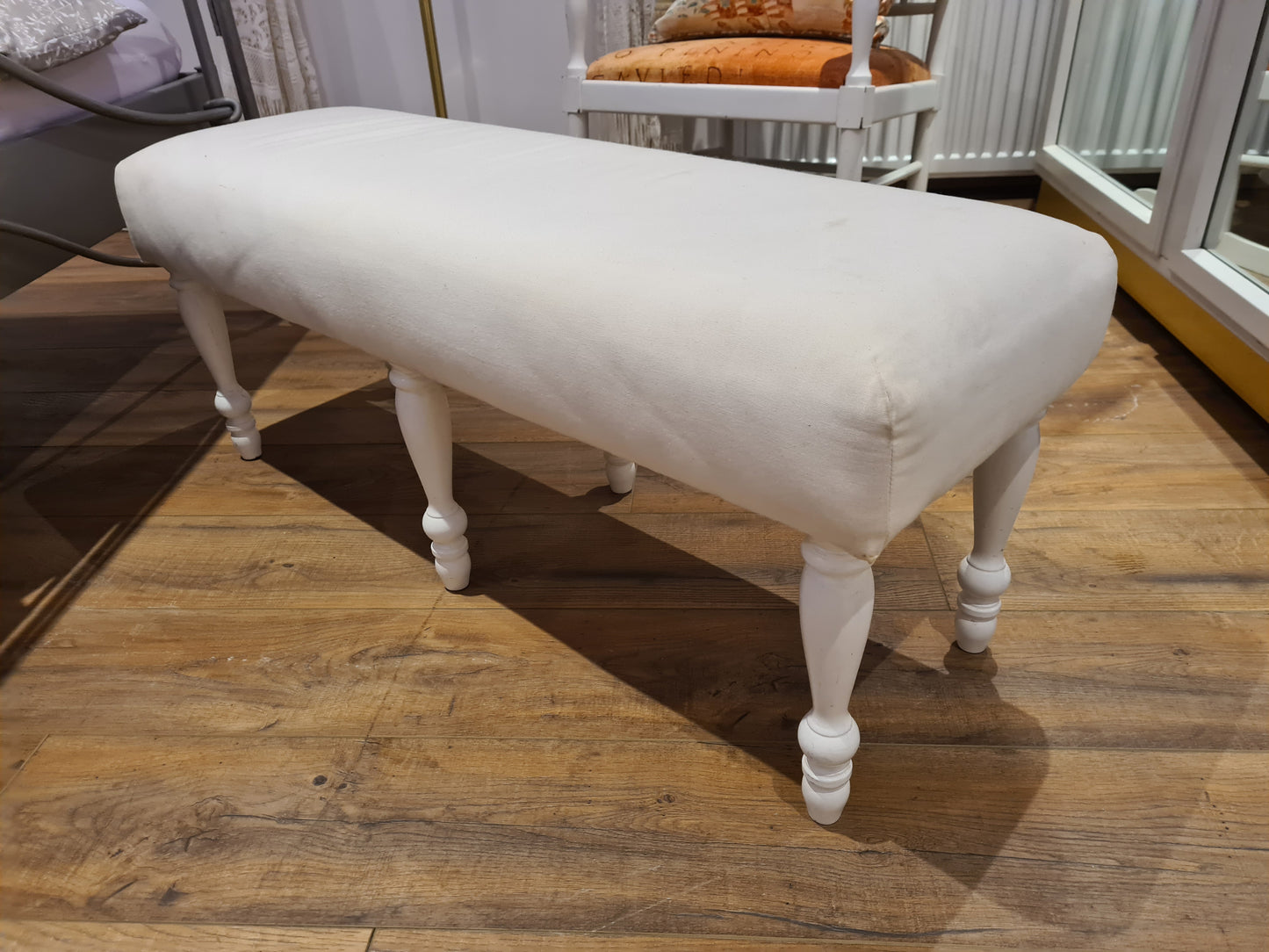 Moderne Sitzbank aus Holz Betthocker Weiss