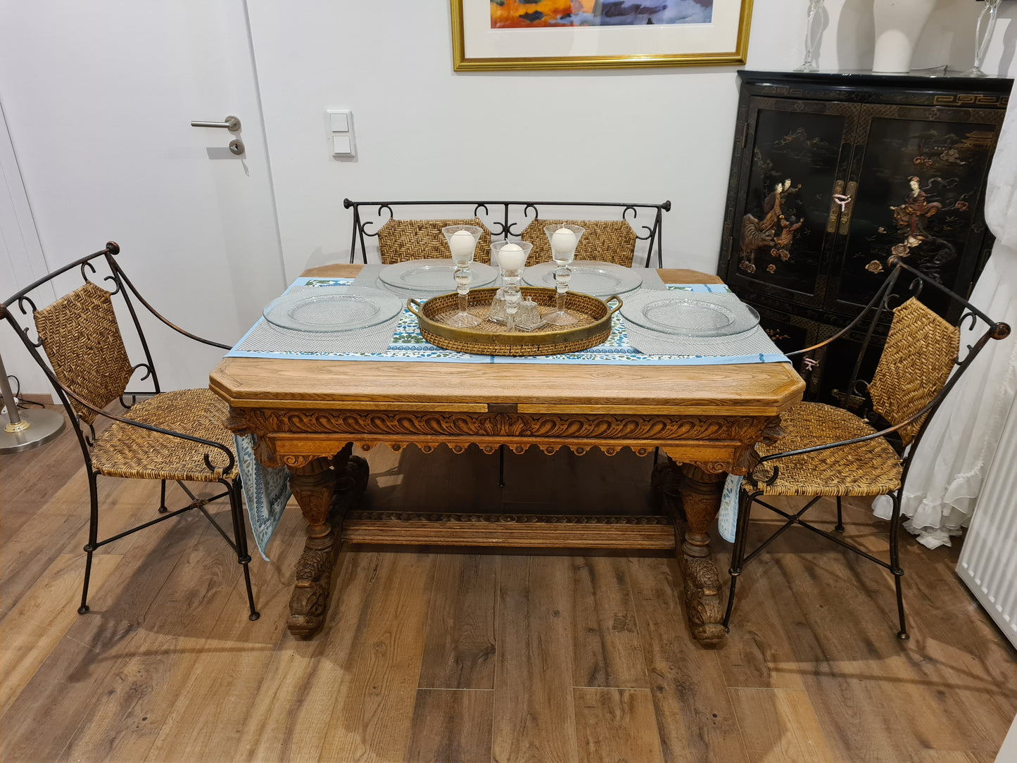 Antiker Esstisch Französische Renaissance aus edlem Nussbaumholz