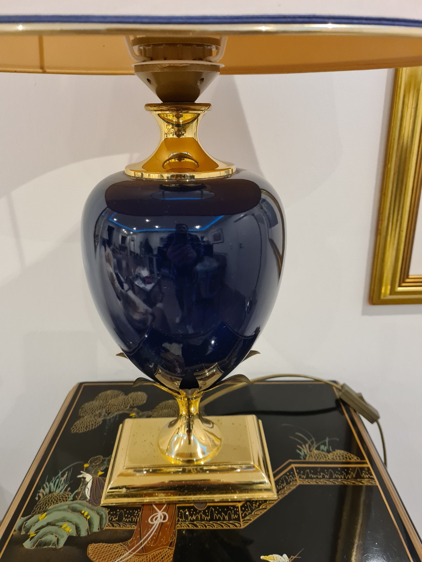 Le Dauphin Tischlampe – Porzellan Messing