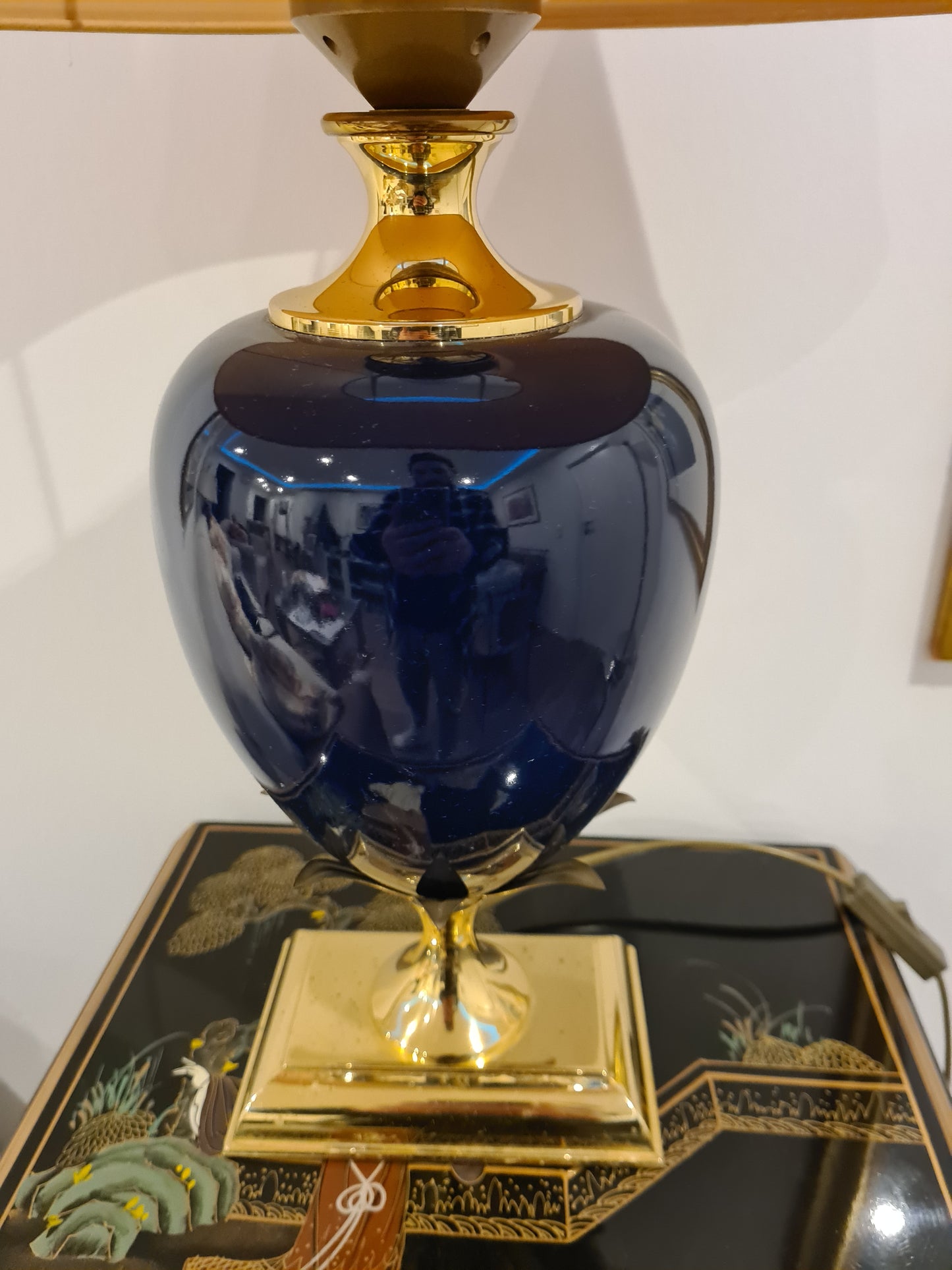 Le Dauphin Tischlampe – Porzellan Messing