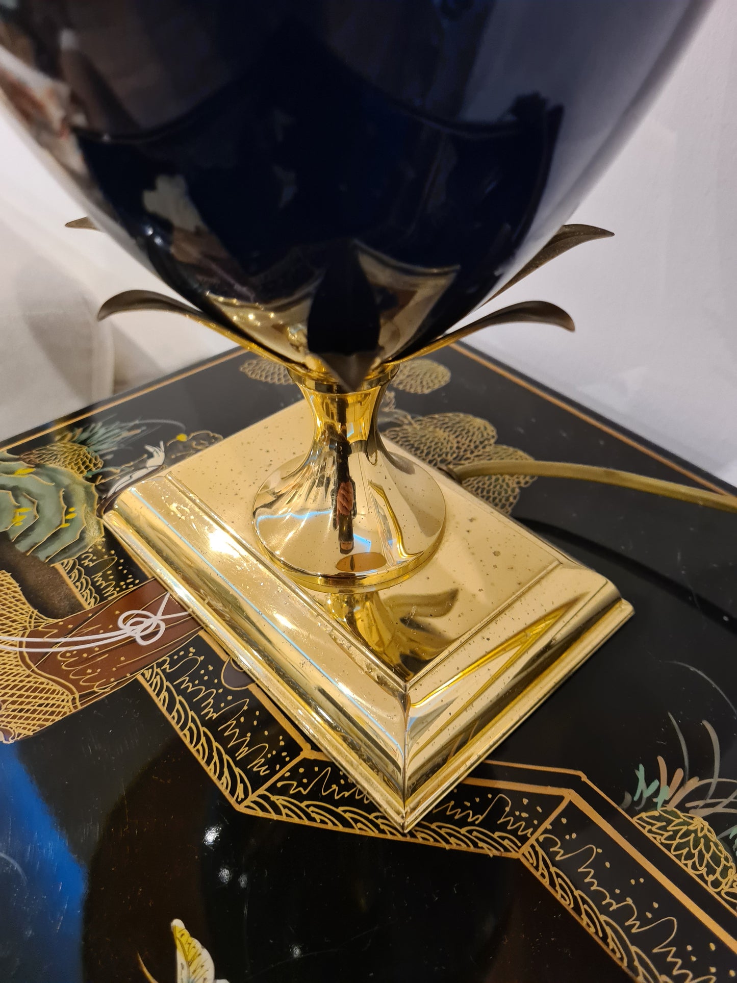 Le Dauphin Tischlampe – Porzellan Messing