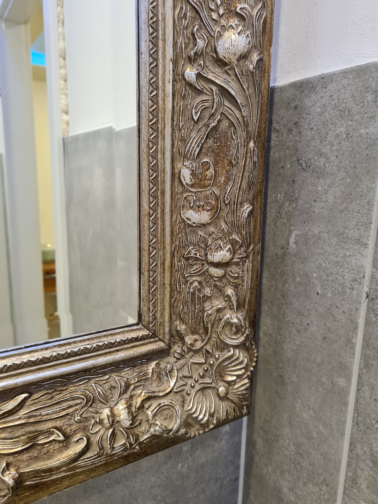 Jugendstil Spiegel mit vergoldeten Holzrahmen 70x60cm