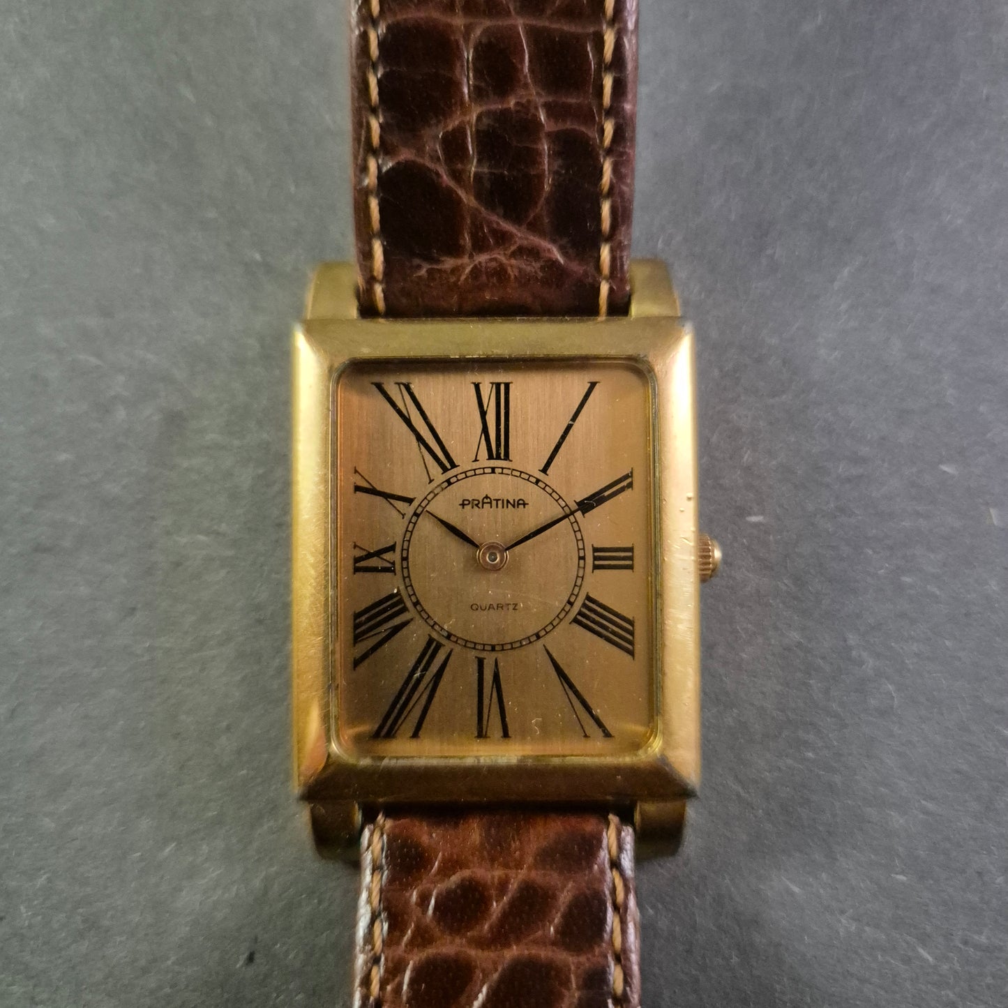 Klassische Prätina Herrenarmbanduhr – Eleganz im rechteckigen Design