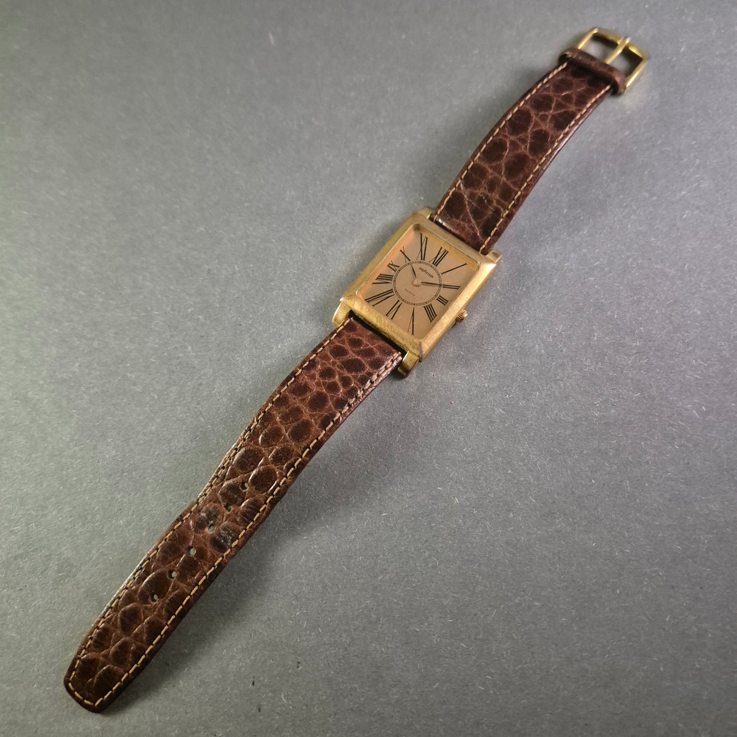 Klassische Prätina Herrenarmbanduhr – Eleganz im rechteckigen Design