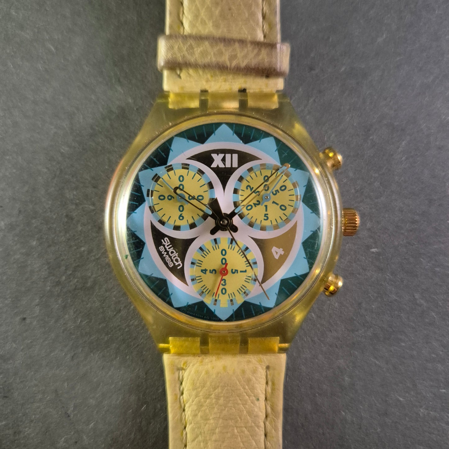 Extravaganter Swatch Chronograph – Farbiger Hingucker mit einzigartigem Design