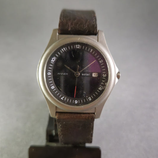 Klassische Annex Herrenarmbanduhr – Solarenergie und Titan