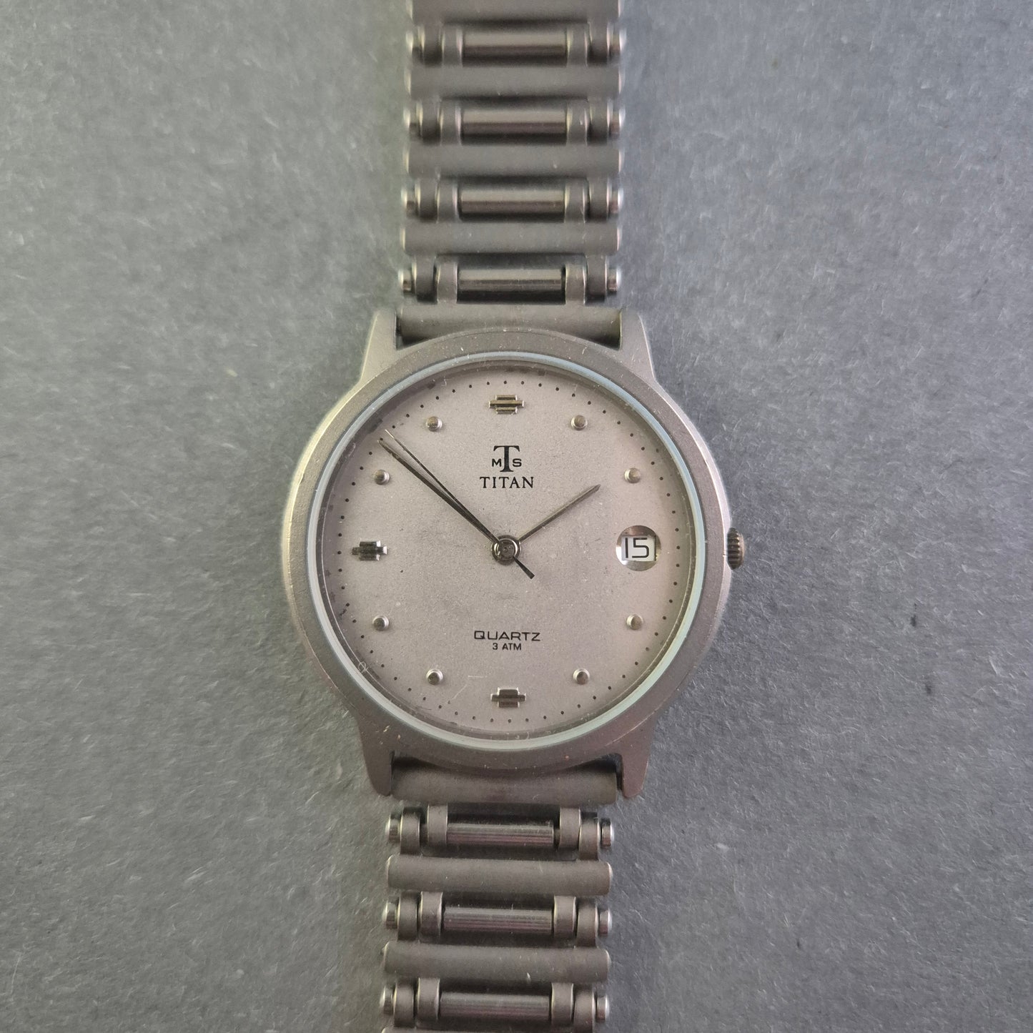 Elegante Titan Herrenarmbanduhr – Minimalistisches Design mit Funktionalität