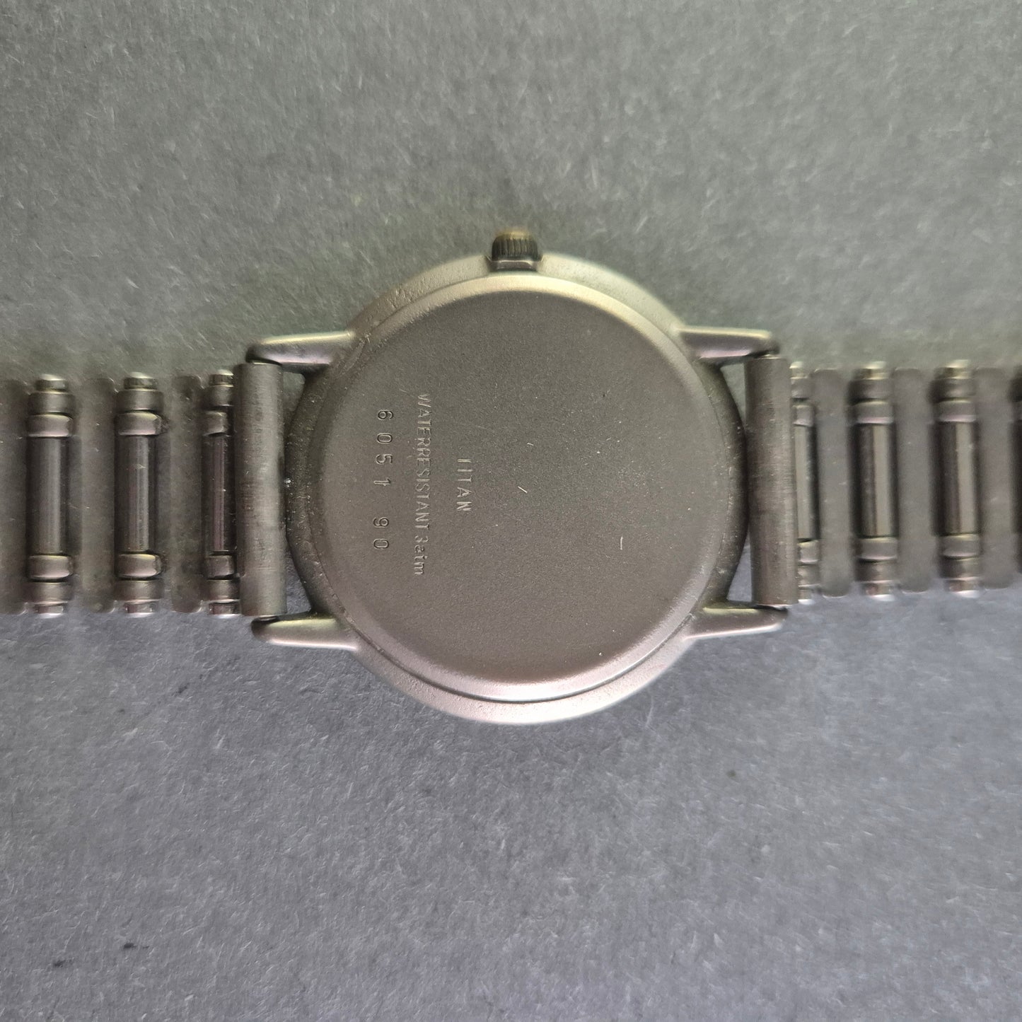 Elegante Titan Herrenarmbanduhr – Minimalistisches Design mit Funktionalität