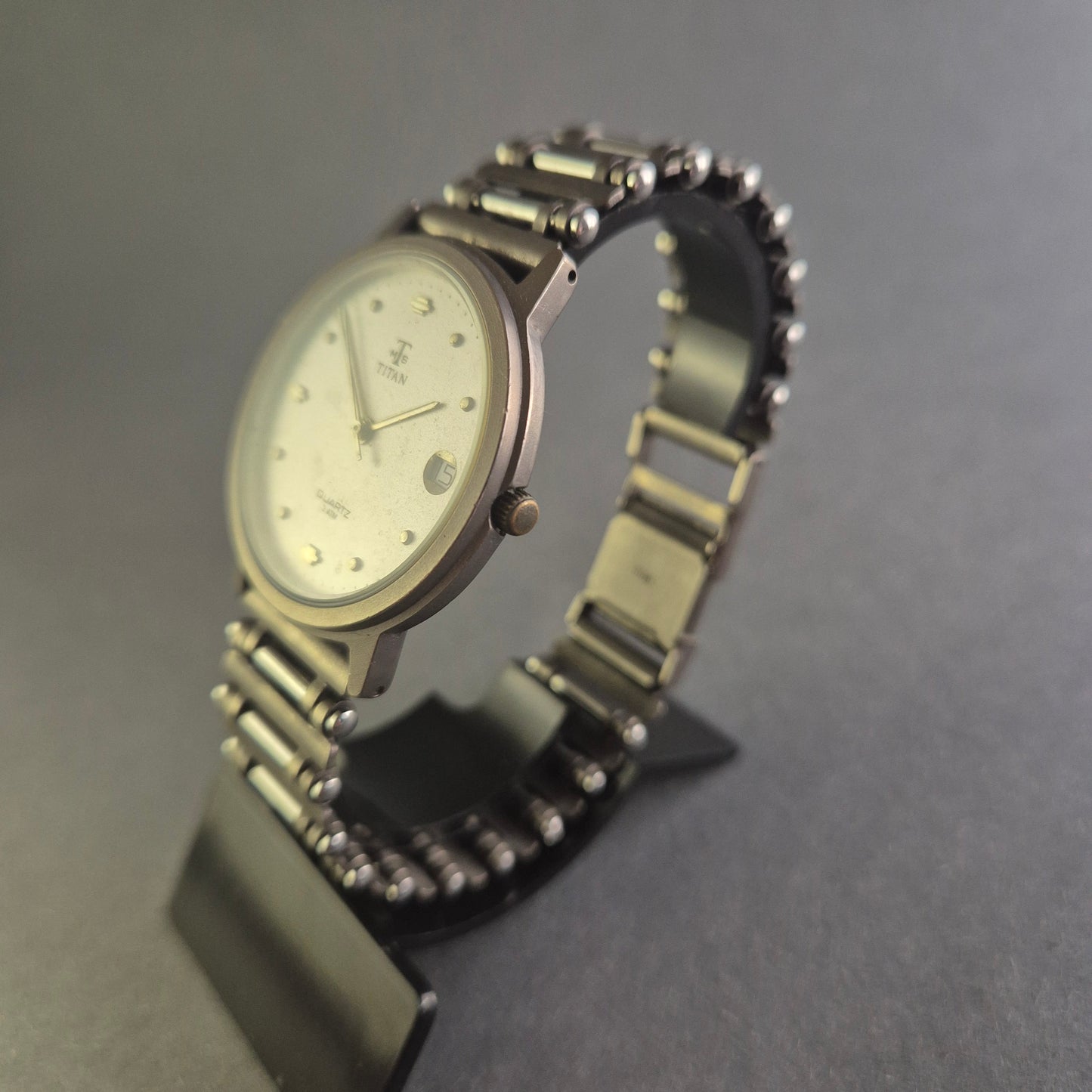 Elegante Titan Herrenarmbanduhr – Minimalistisches Design mit Funktionalität