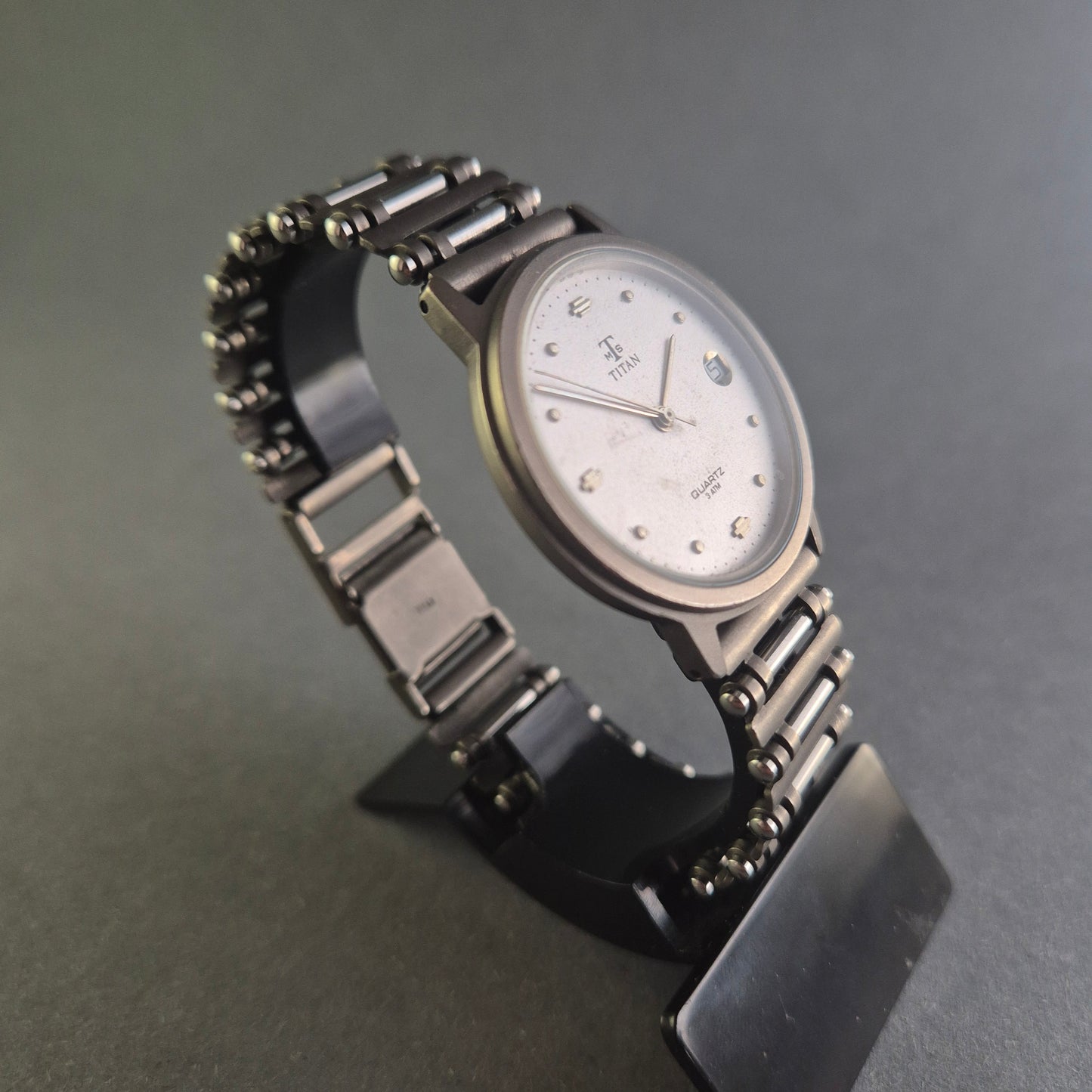 Elegante Titan Herrenarmbanduhr – Minimalistisches Design mit Funktionalität