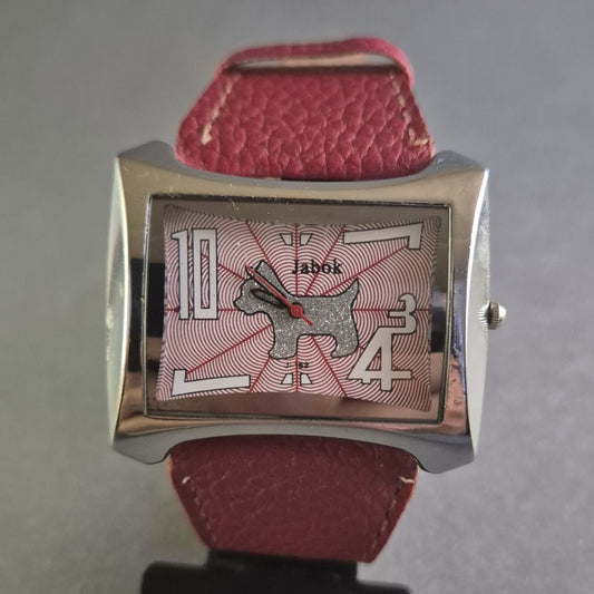 Verspielte Adek Damenarmbanduhr – Exklusives Design mit rotem Lederarmband