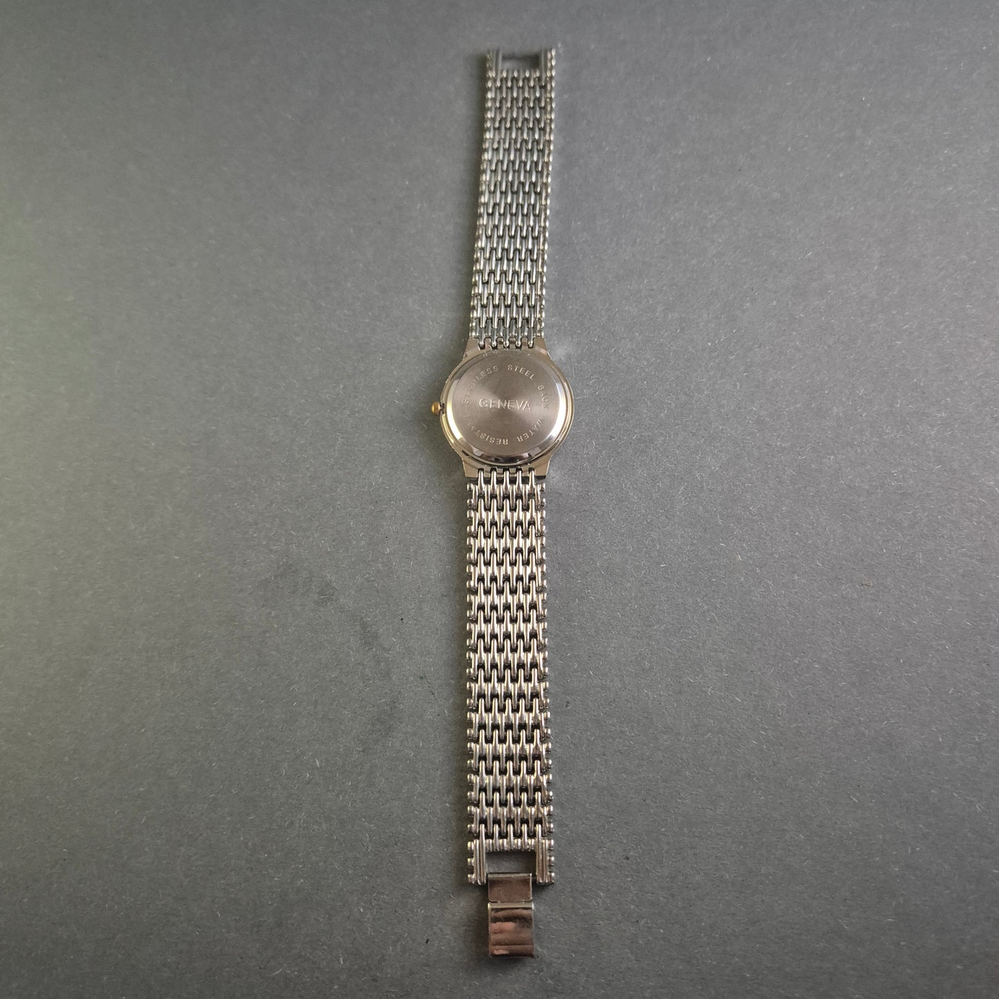 Geneva Damenarmbanduhr – Elegantes Design in Bicolor