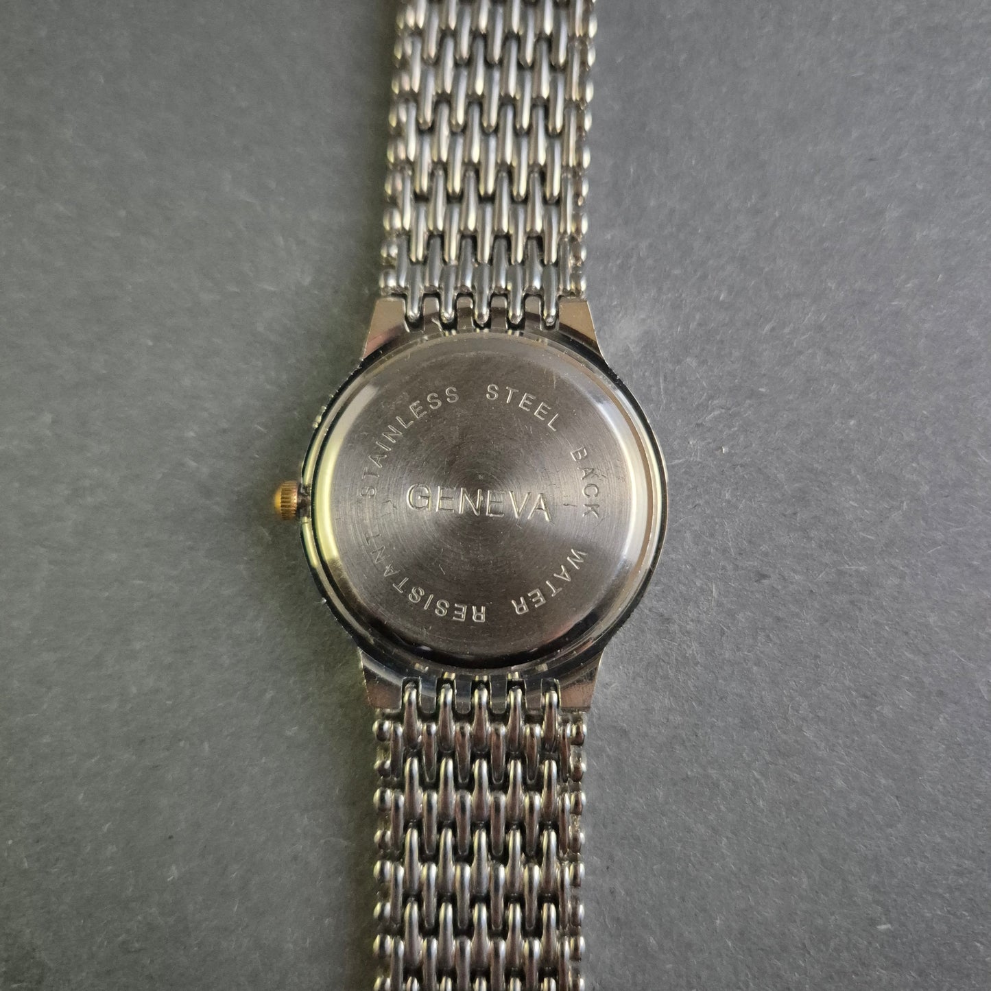 Geneva Damenarmbanduhr – Elegantes Design in Bicolor