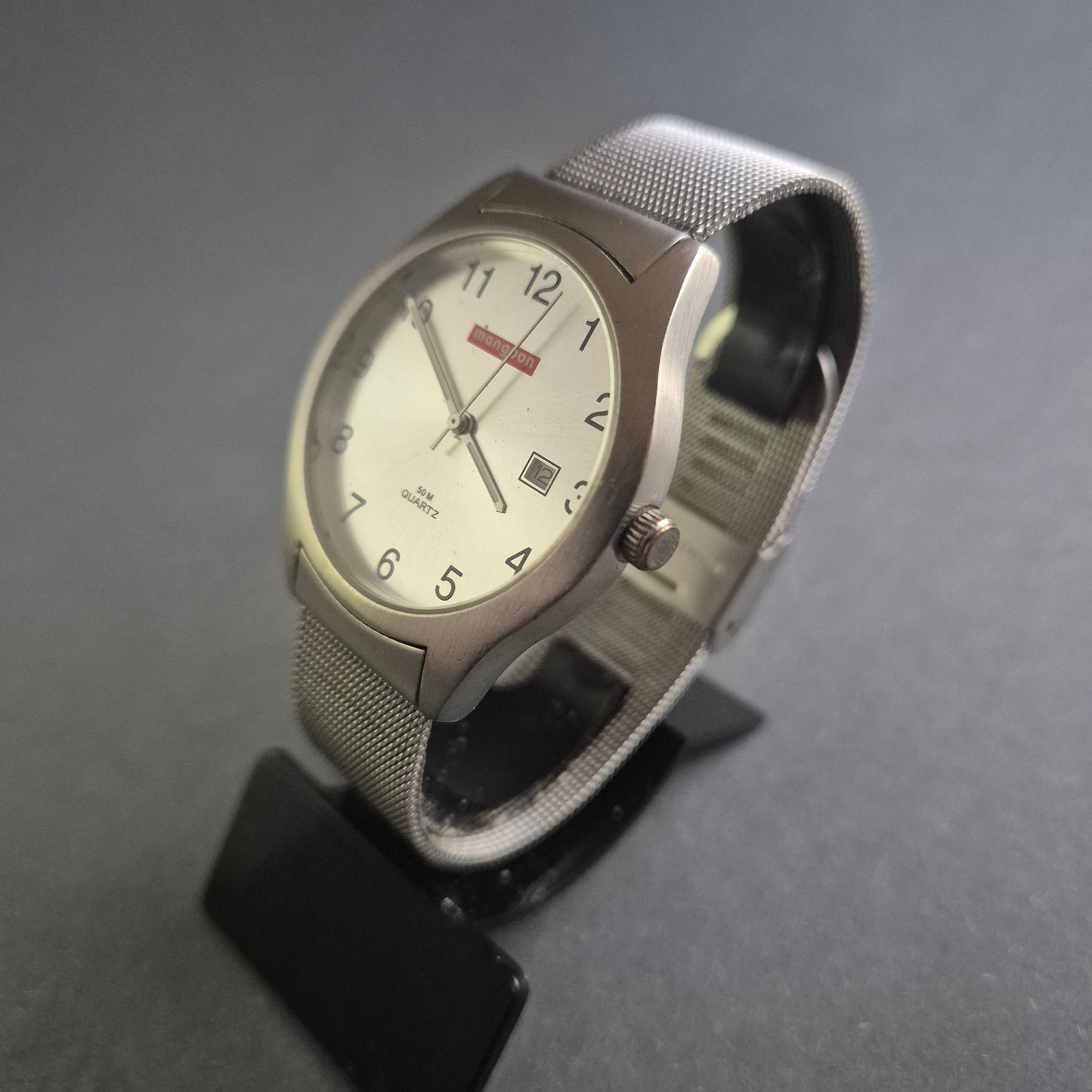 Stilvolle Mangoon Herrenarmbanduhr – Minimalistisches Design mit Mesh-Armband