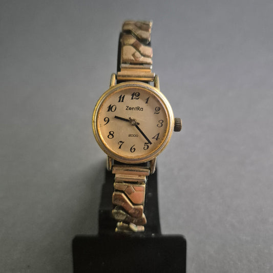 Klassische ZentRa Damenuhr – Elegantes Design für den Alltag