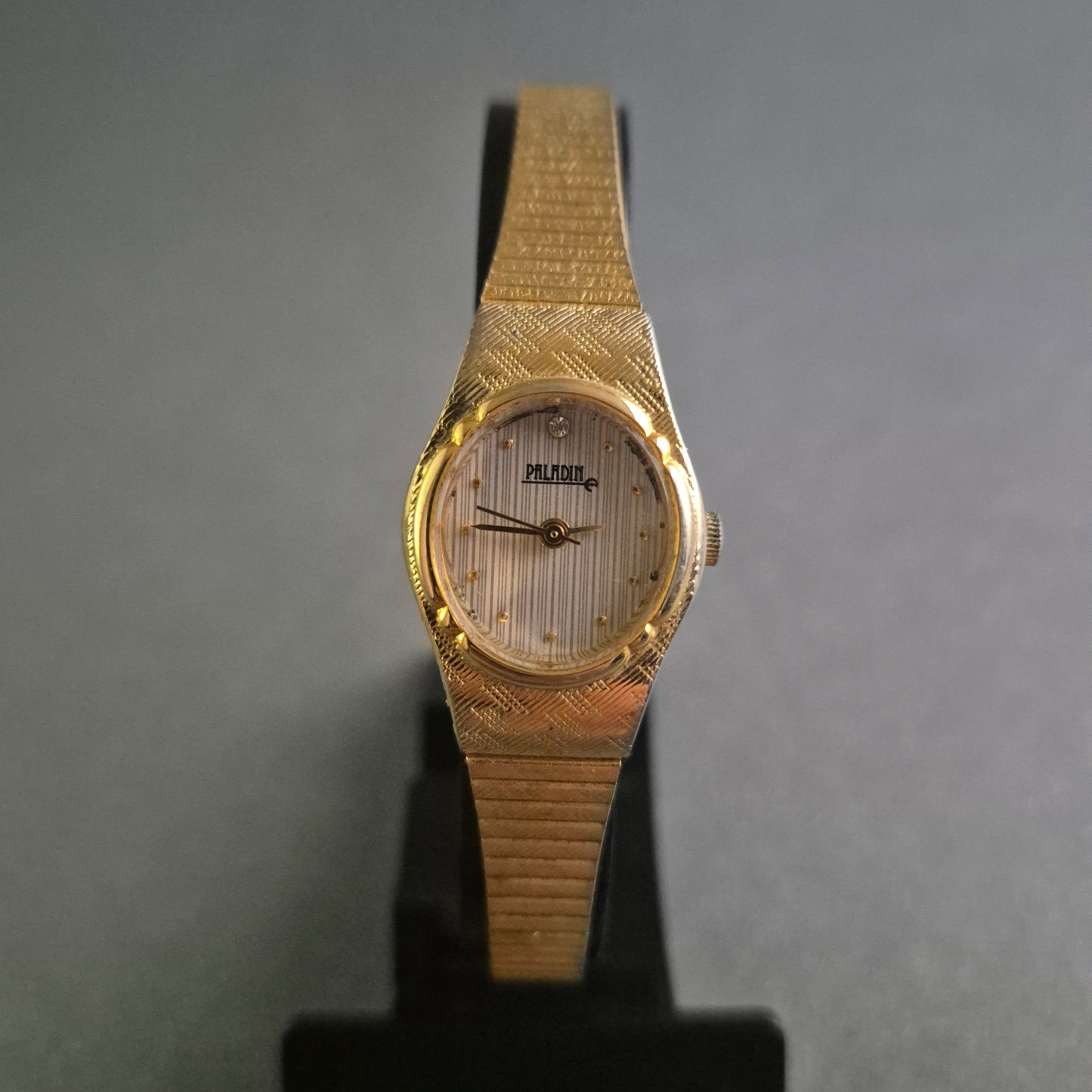 Elegante Paladin Damenarmbanduhr – Klassischer Stil in Gold