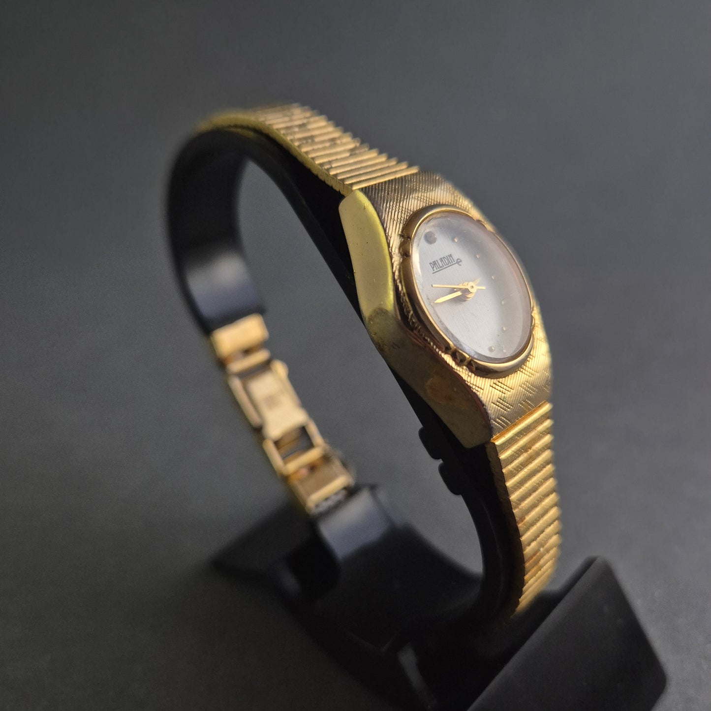 Elegante Paladin Damenarmbanduhr – Klassischer Stil in Gold