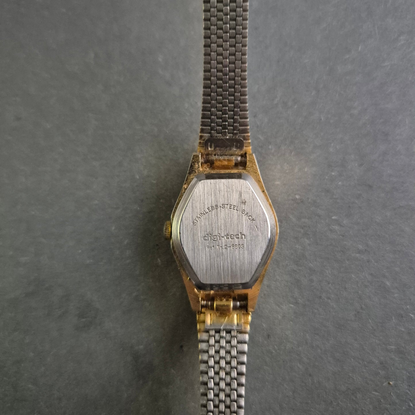 Elegante Paladin Damenarmbanduhr – Klassischer Stil in Gold