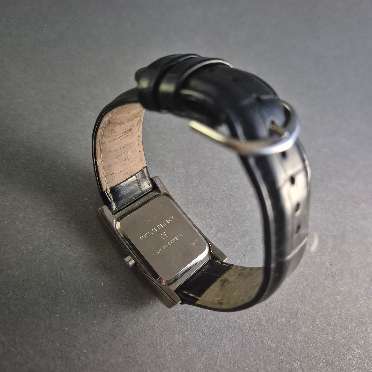 Klassische Magnum Herrenarmbanduhr – Eleganz mit römischen Ziffern