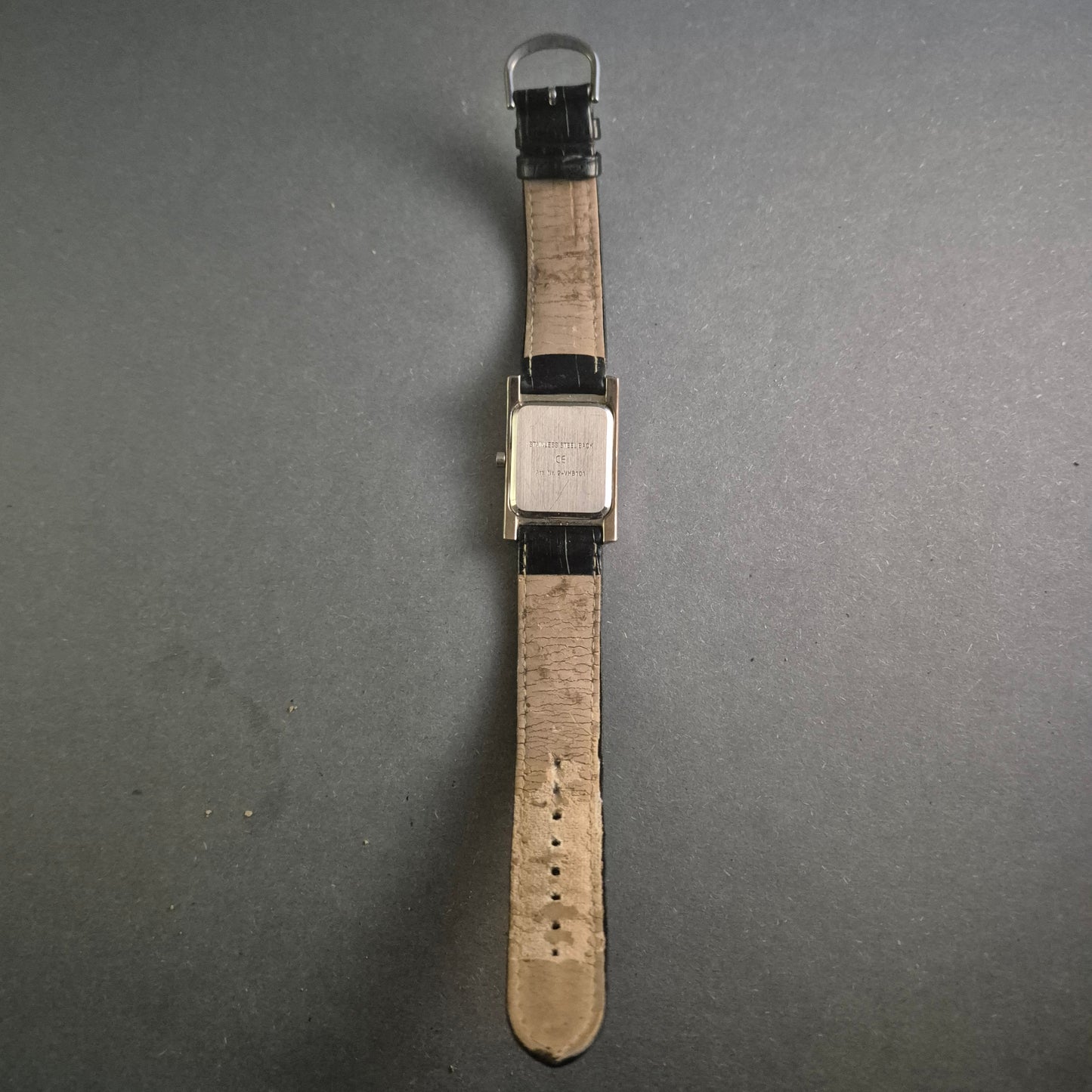 Klassische Magnum Herrenarmbanduhr – Eleganz mit römischen Ziffern